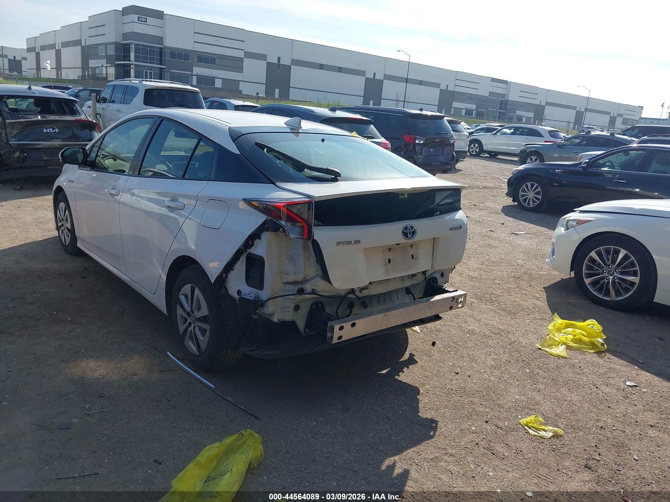 TOYOTA PRIUS image 3