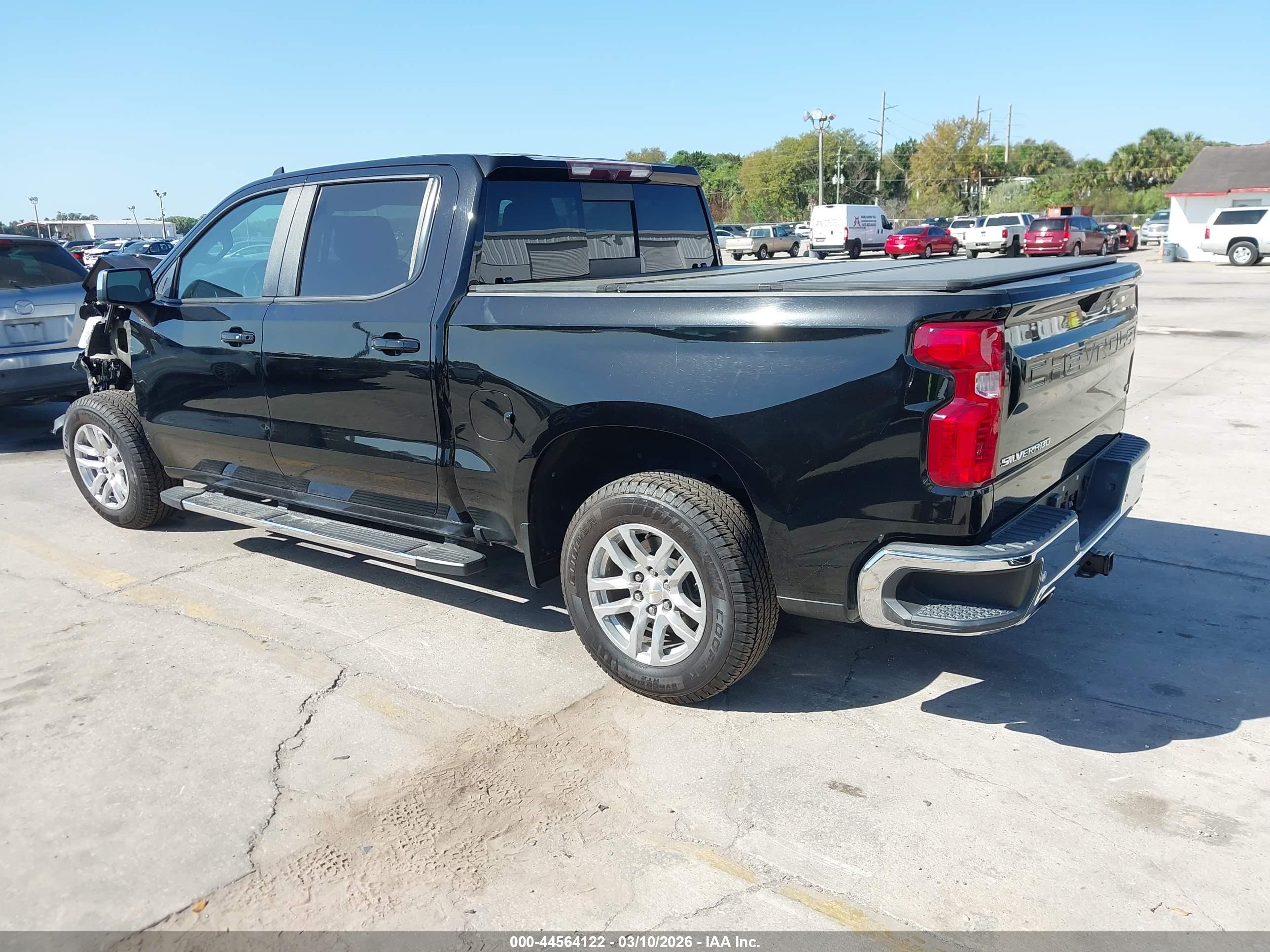 CHEVROLET SILVERADO image 3