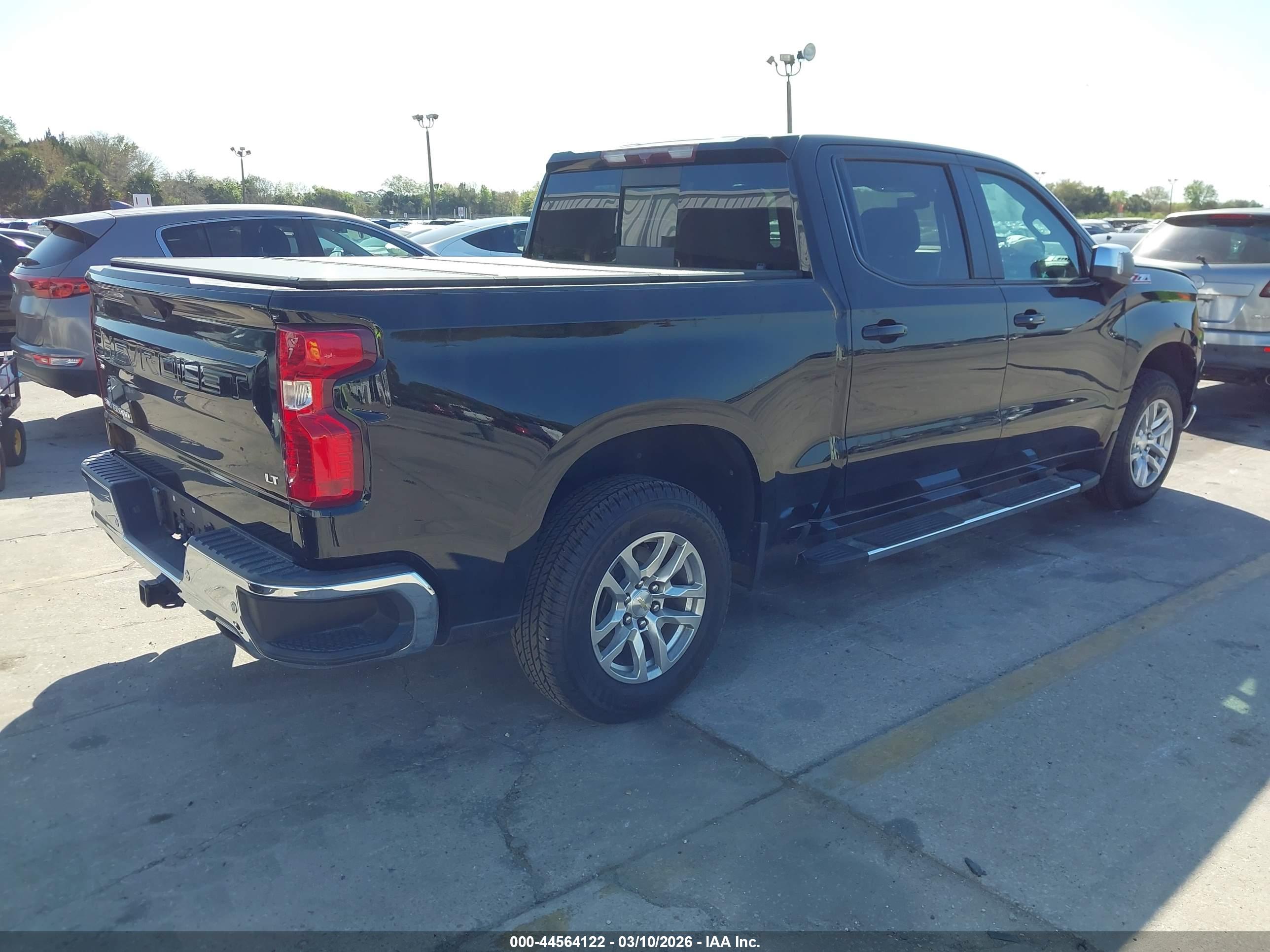 CHEVROLET SILVERADO image 4