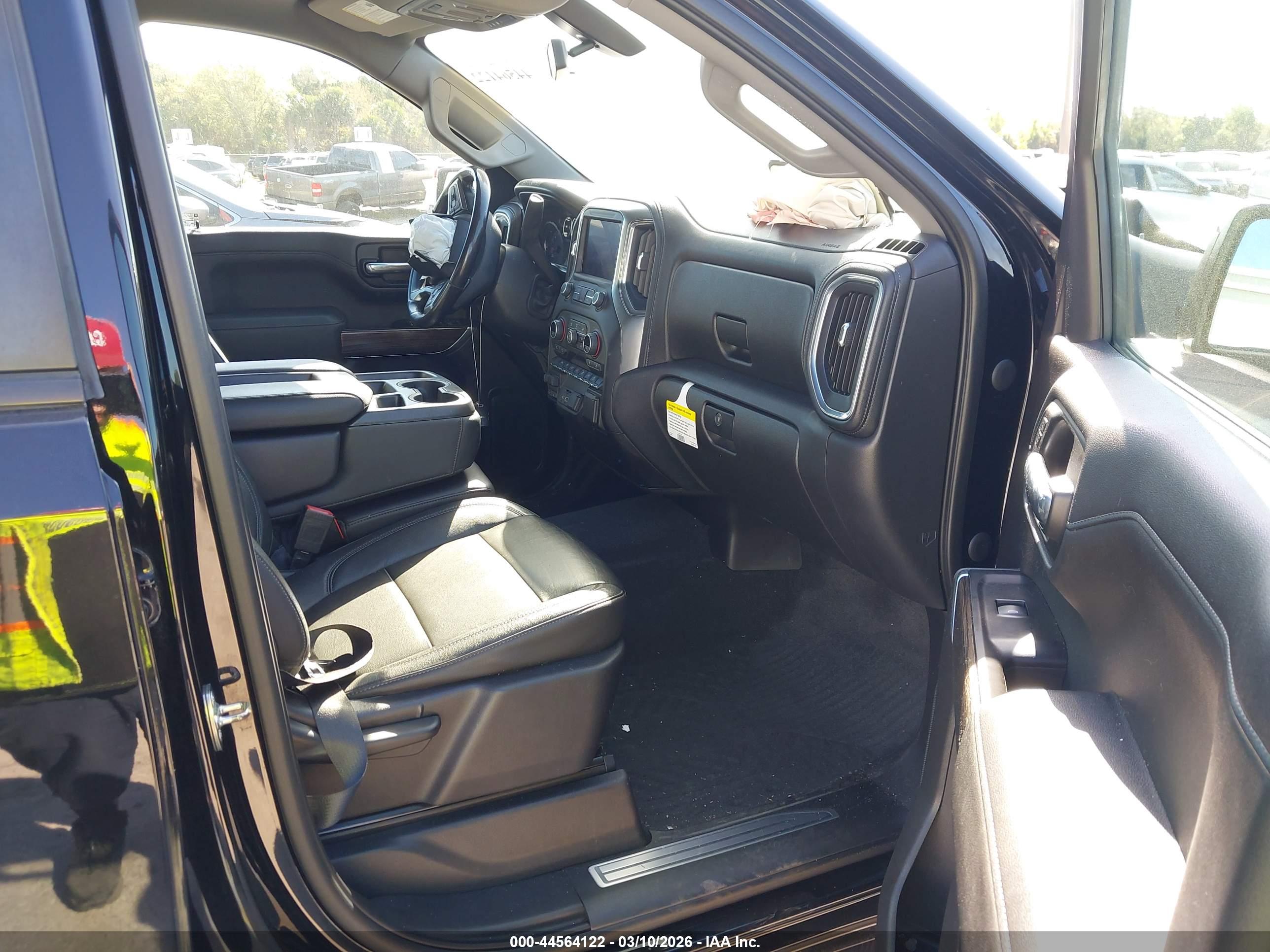 CHEVROLET SILVERADO image 5