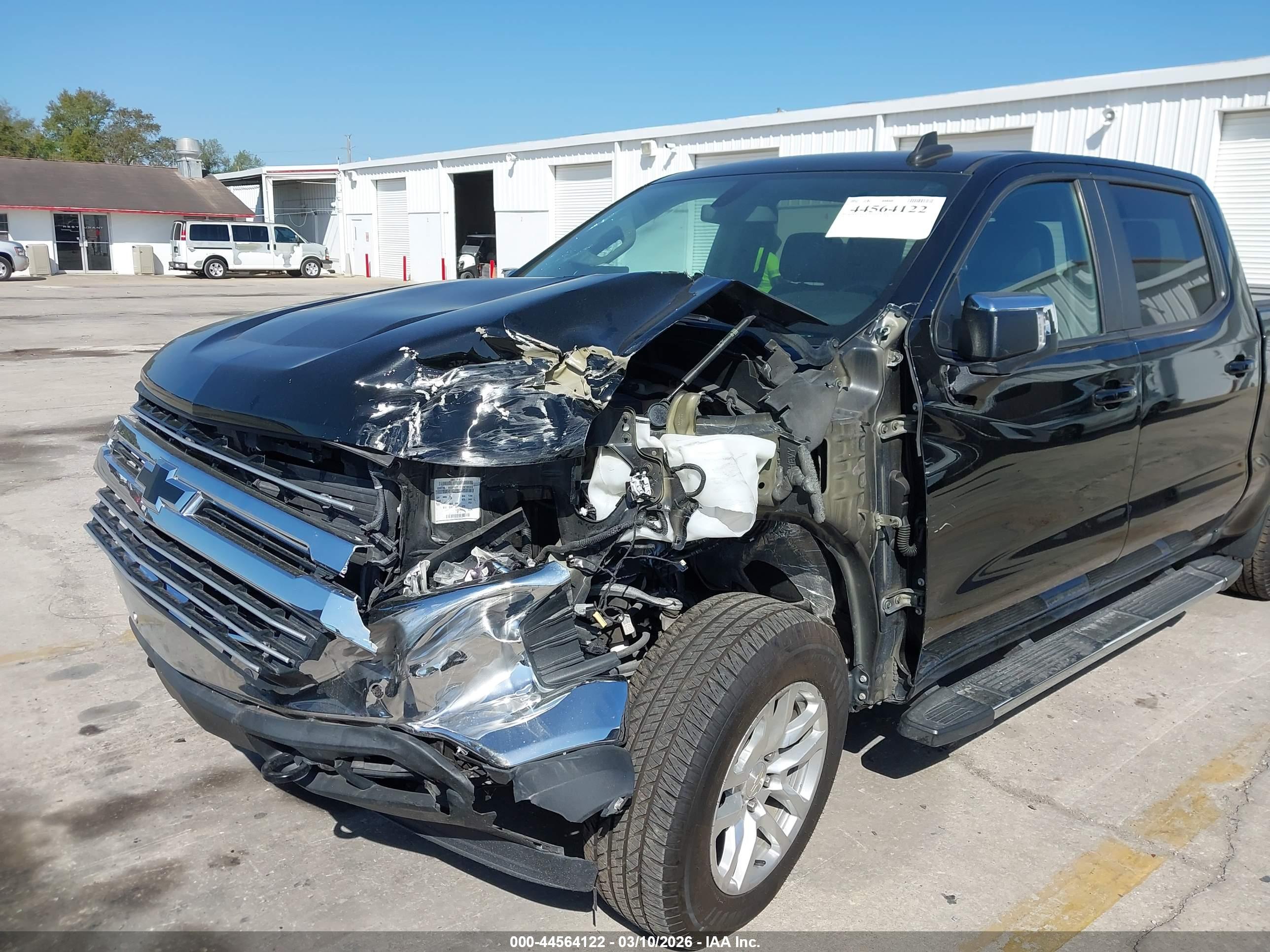 CHEVROLET SILVERADO image 6