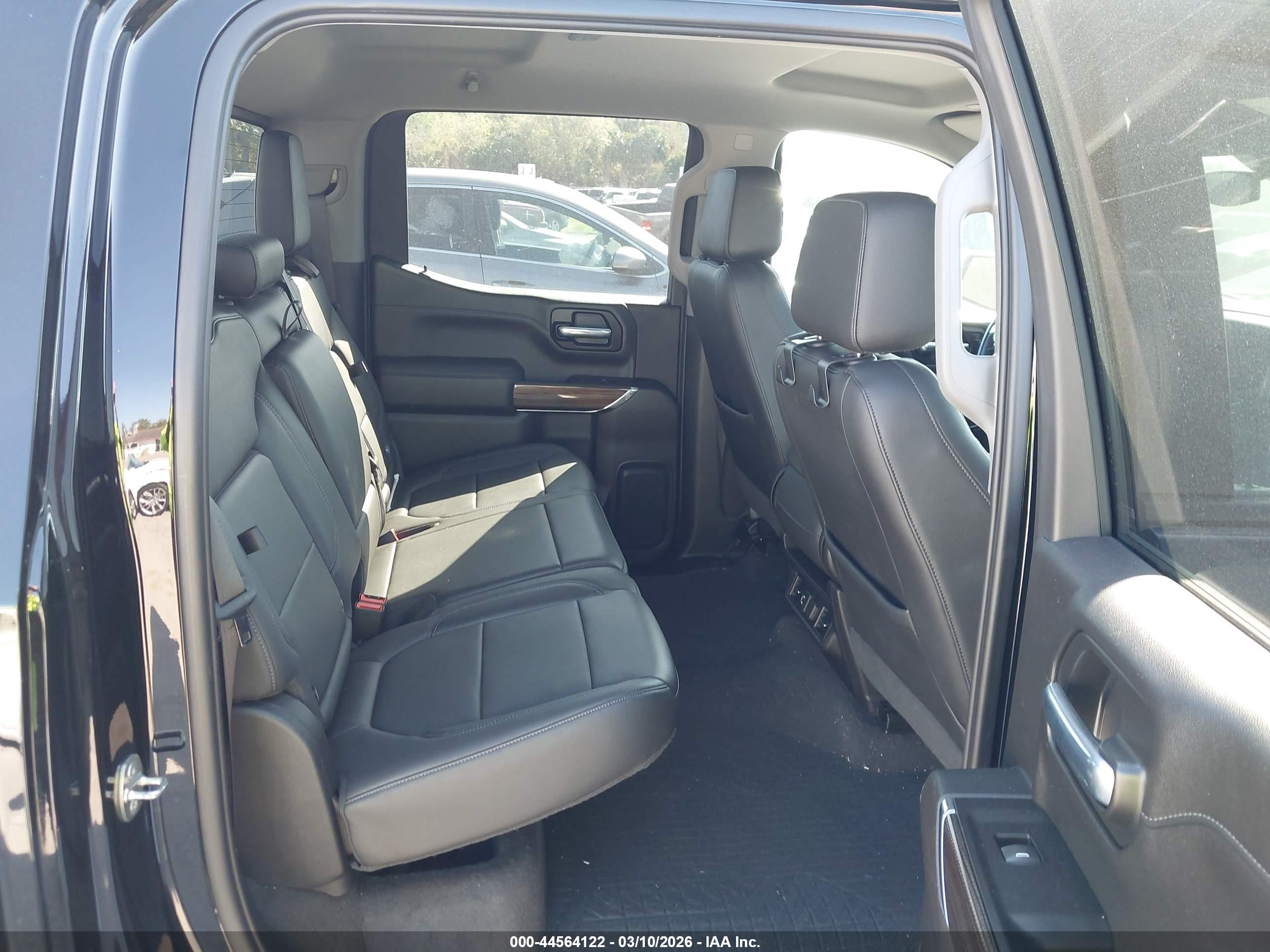 CHEVROLET SILVERADO image 8