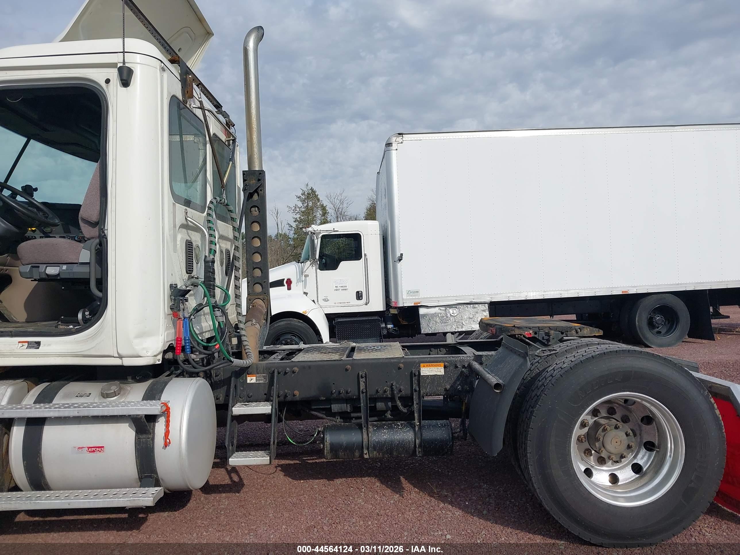 FREIGHTLINER CASCADIA image 7