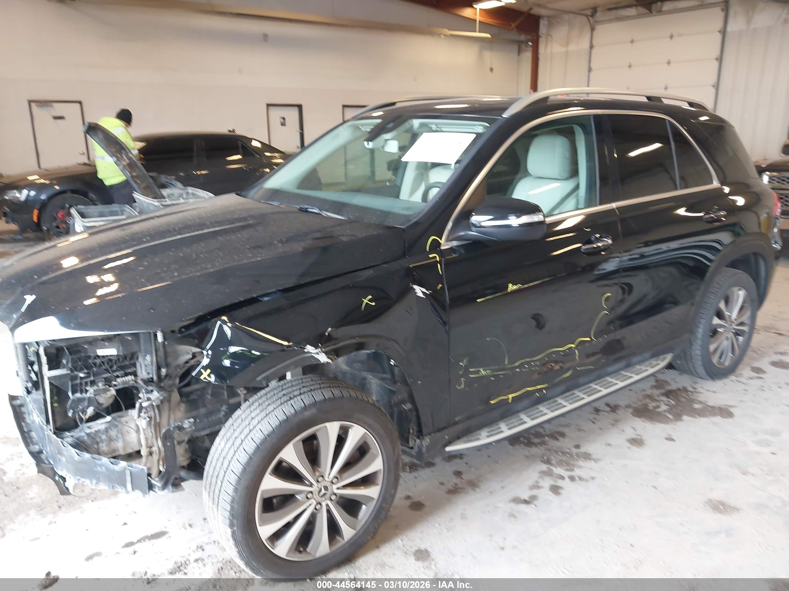 MERCEDES-BENZ GLE image 2