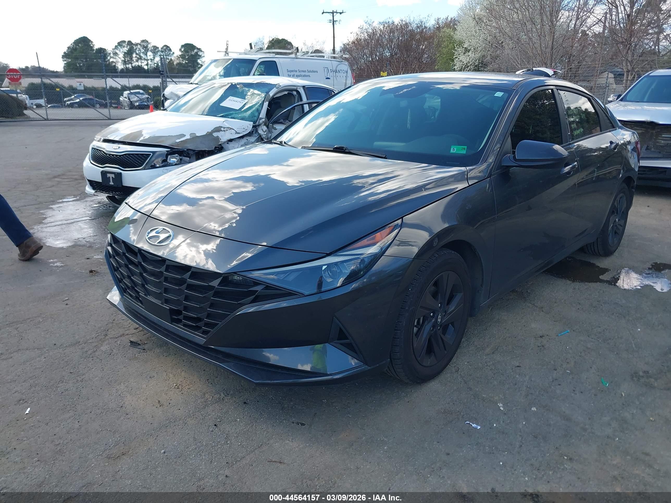 HYUNDAI ELANTRA image 2