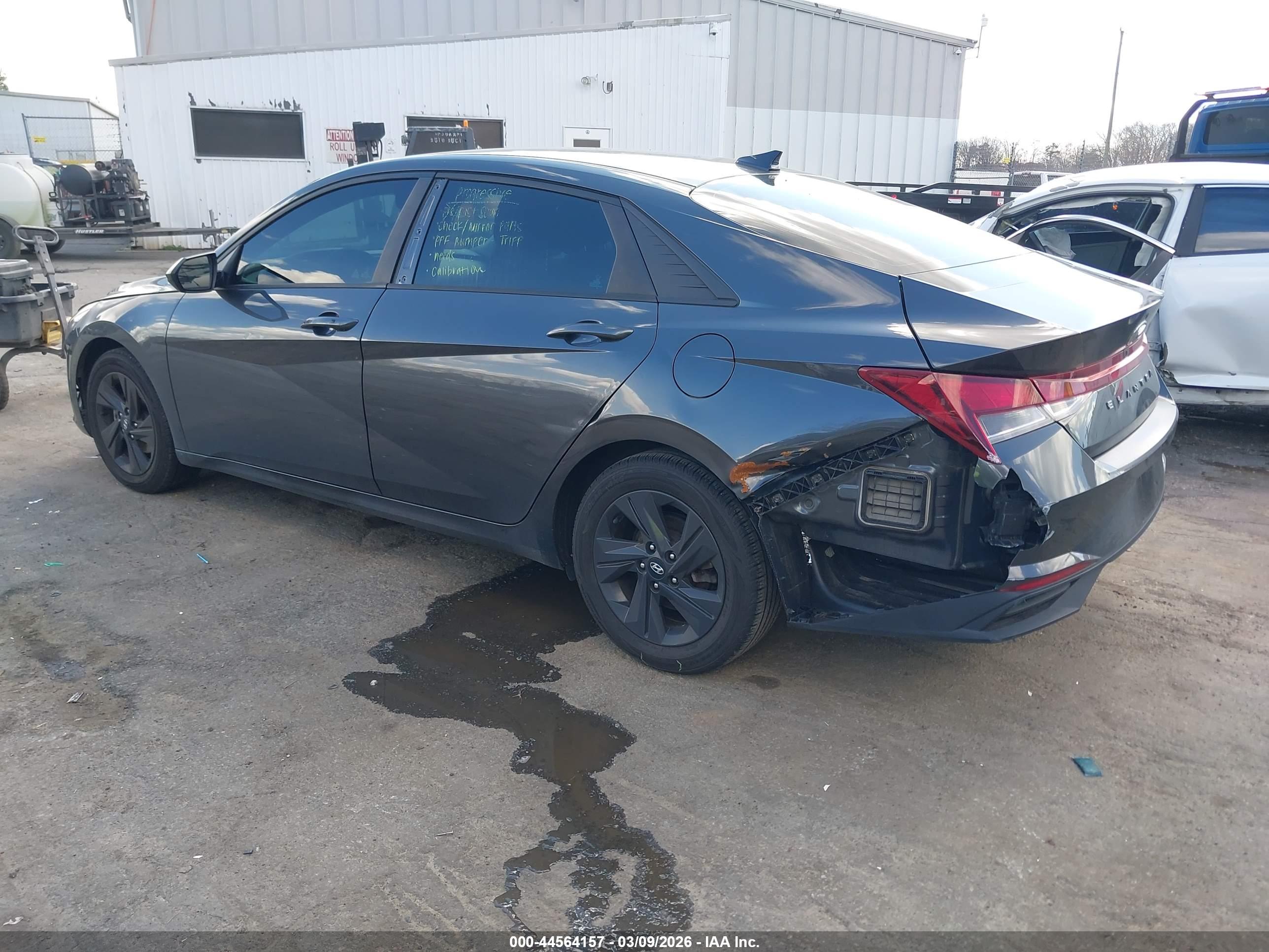 HYUNDAI ELANTRA image 3
