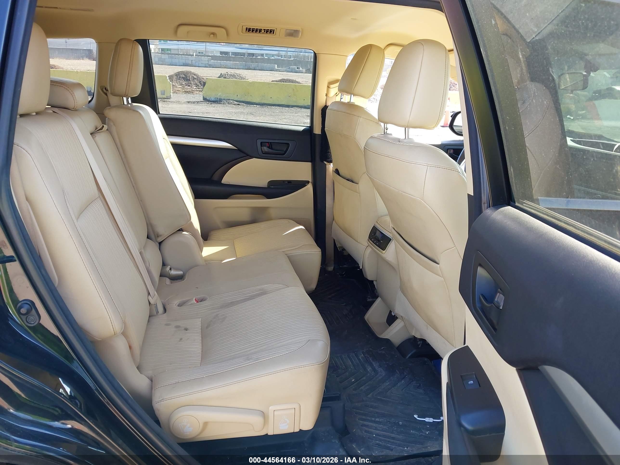 TOYOTA HIGHLANDER image 8