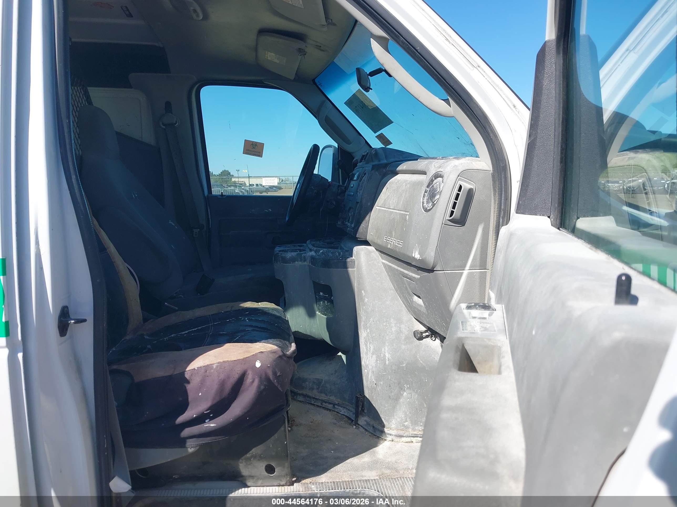 FORD E-250 image 5