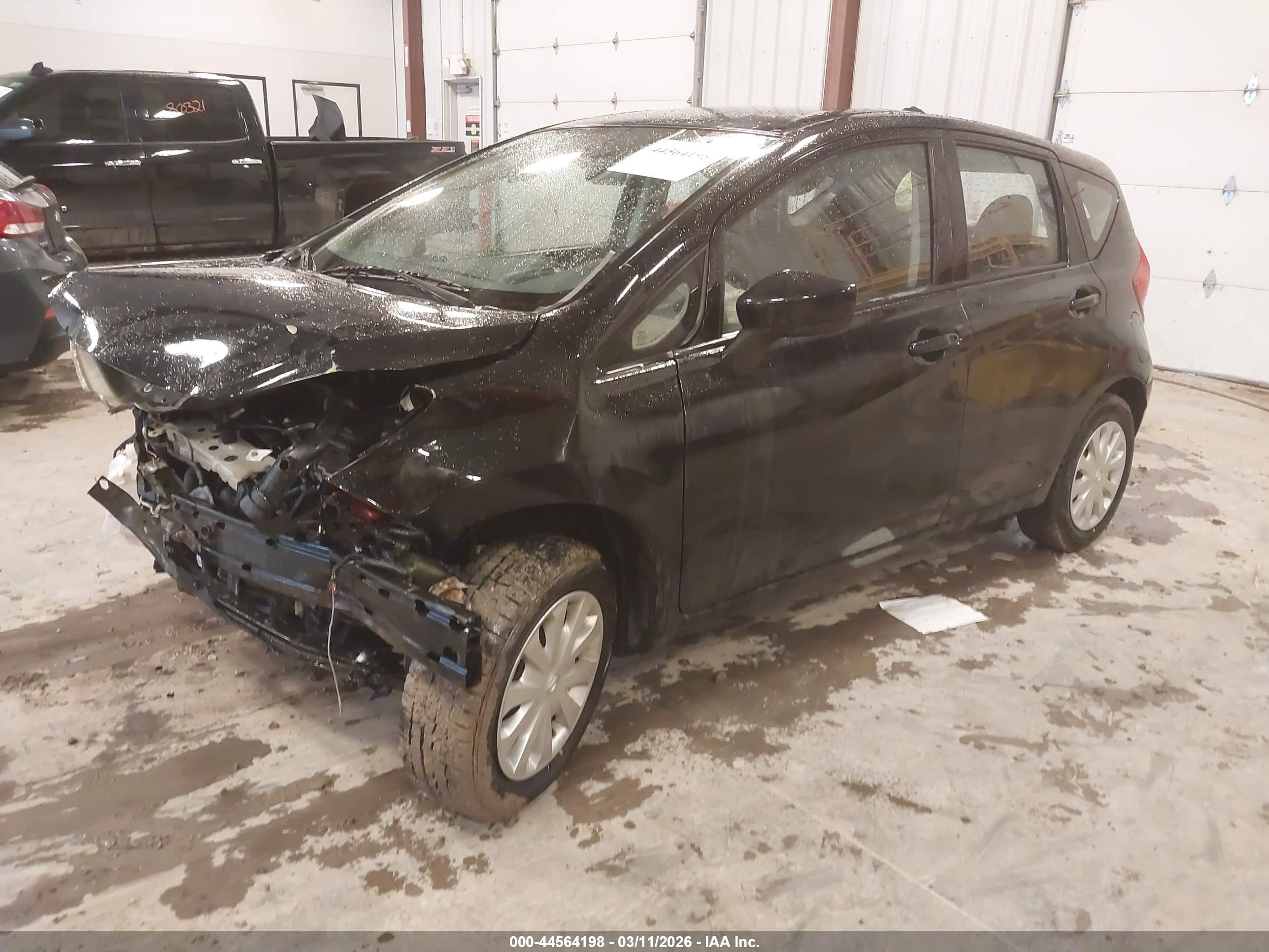 NISSAN VERSA image 2