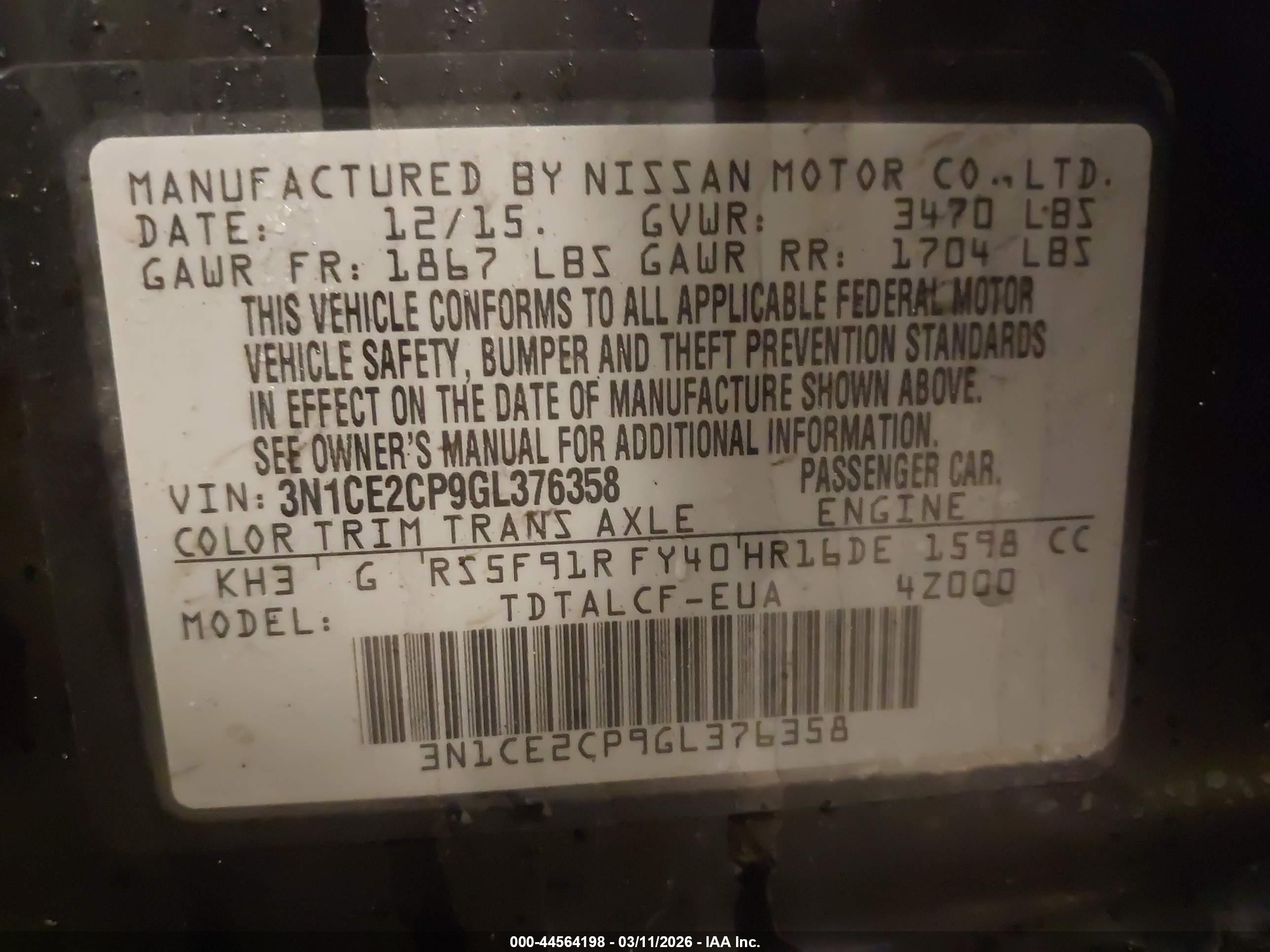 NISSAN VERSA image 9