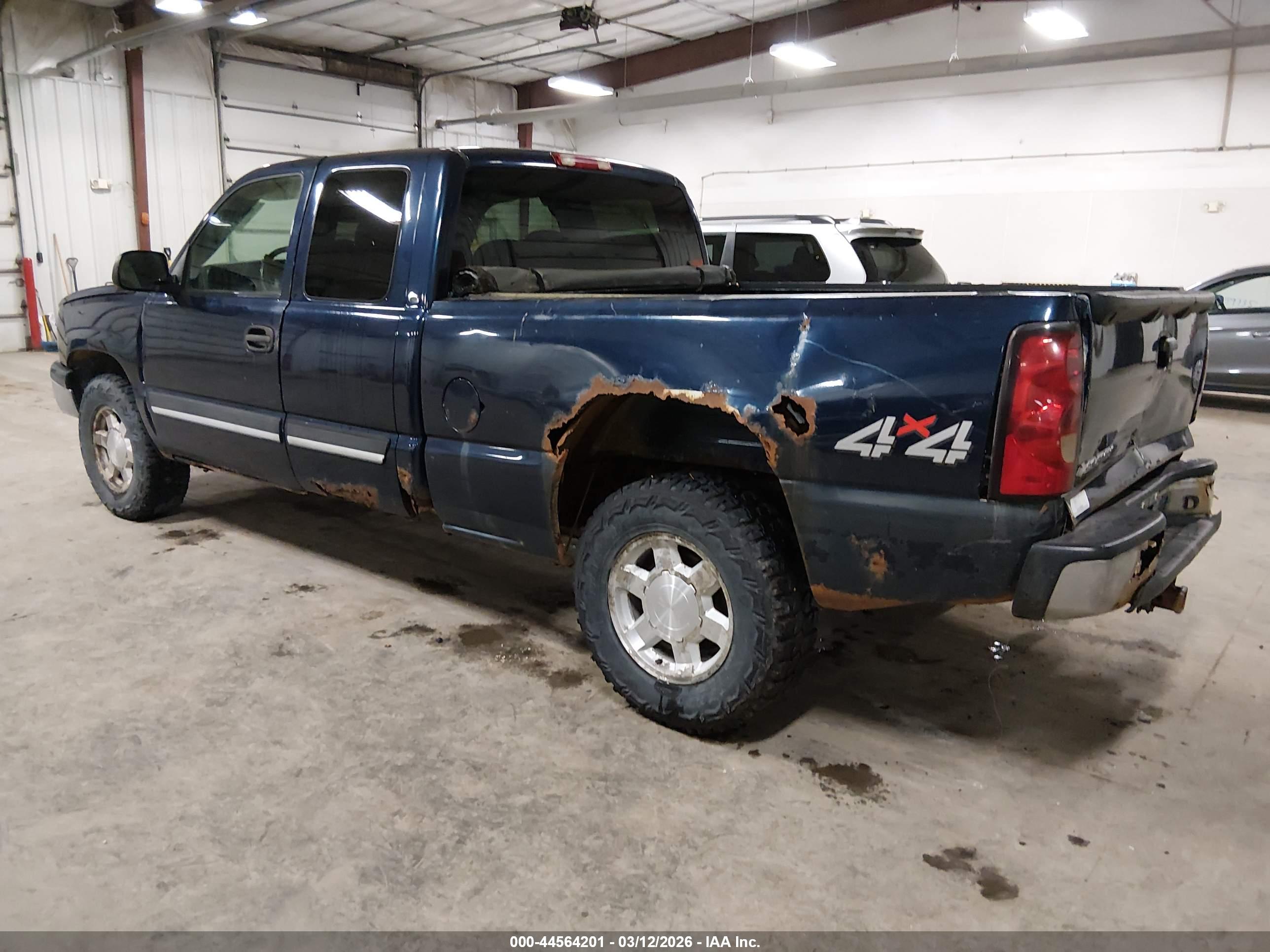 CHEVROLET SILVERADO image 3