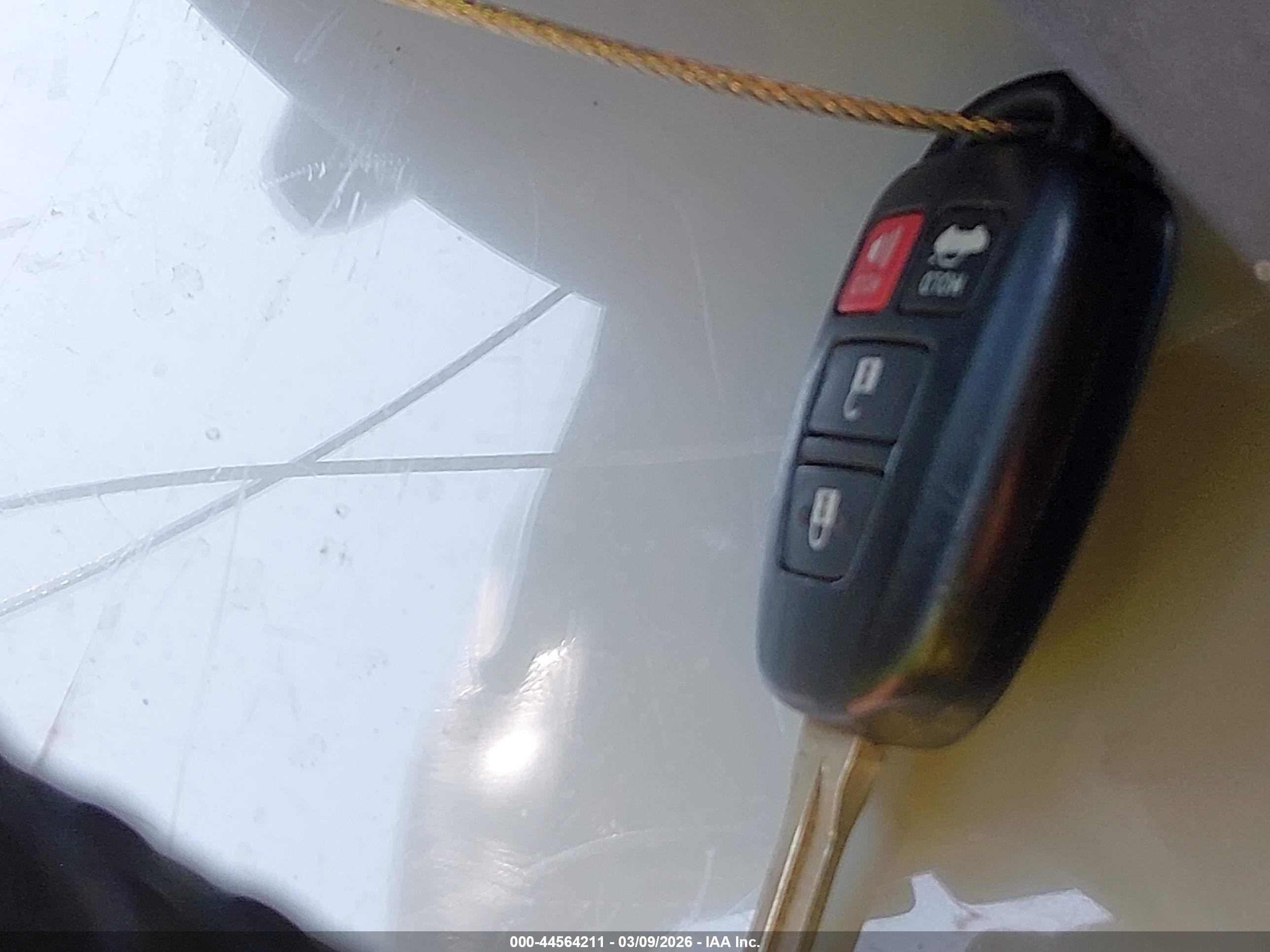 TOYOTA CAMRY image 11