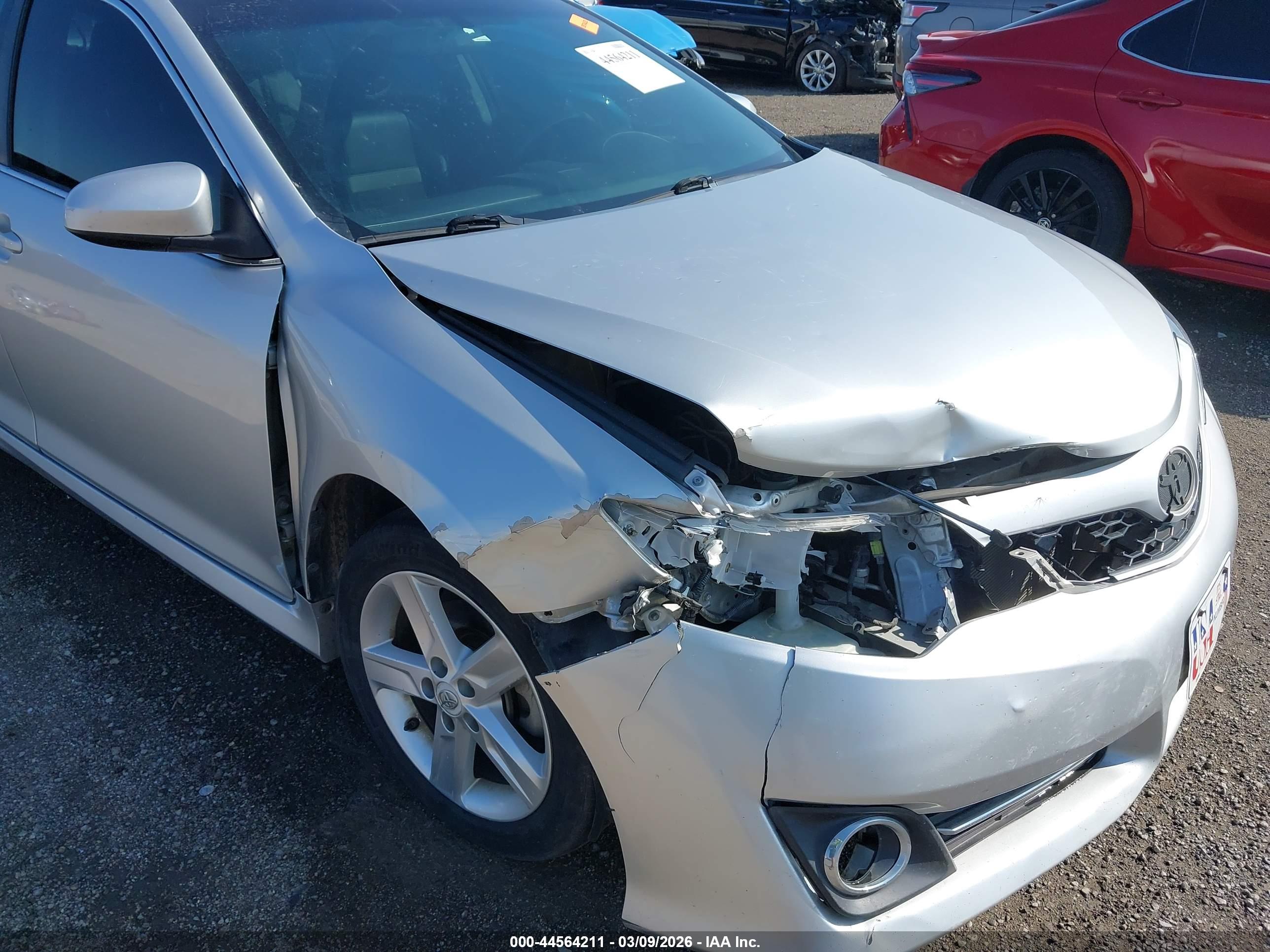 TOYOTA CAMRY image 6