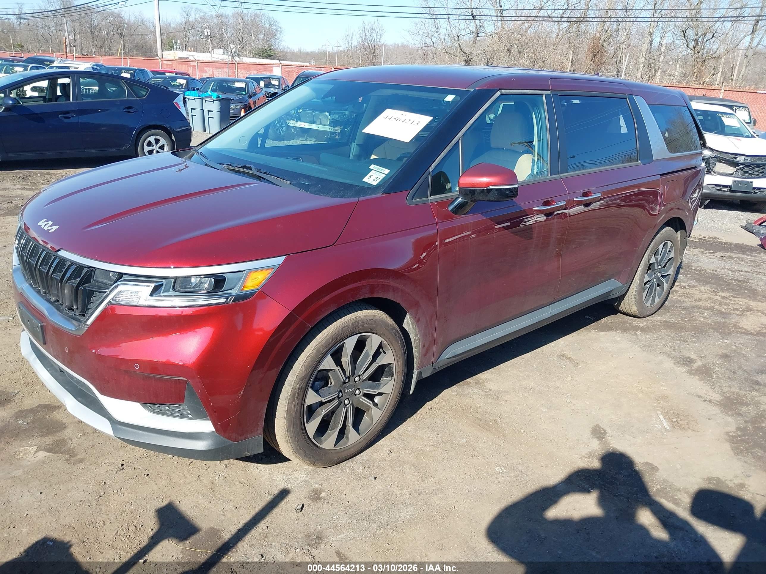 KIA CARNIVAL image 2