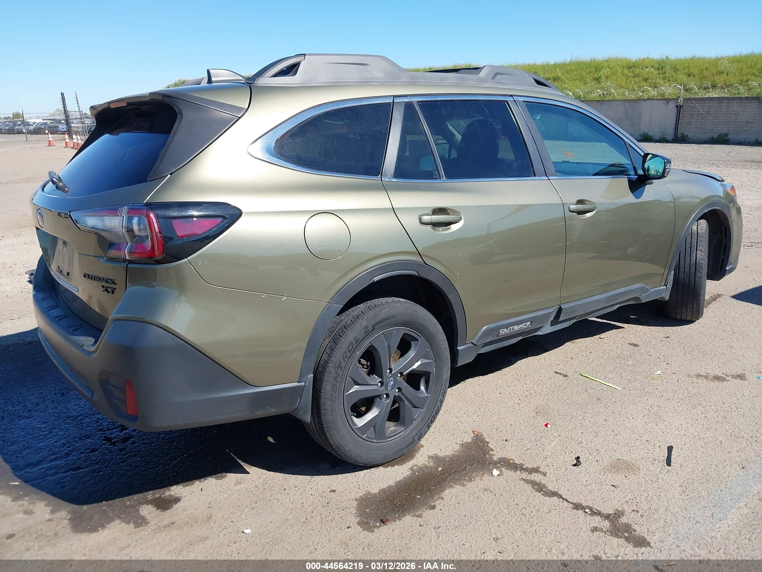 SUBARU OUTBACK image 4
