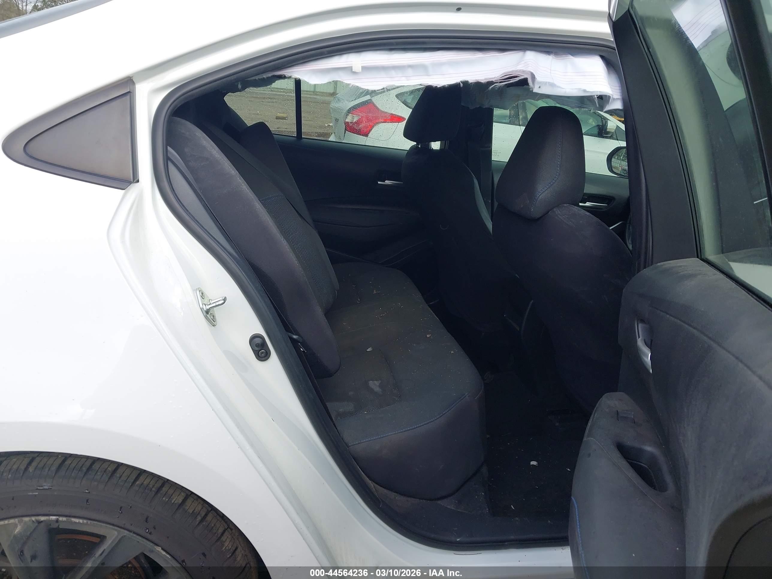 TOYOTA COROLLA image 8
