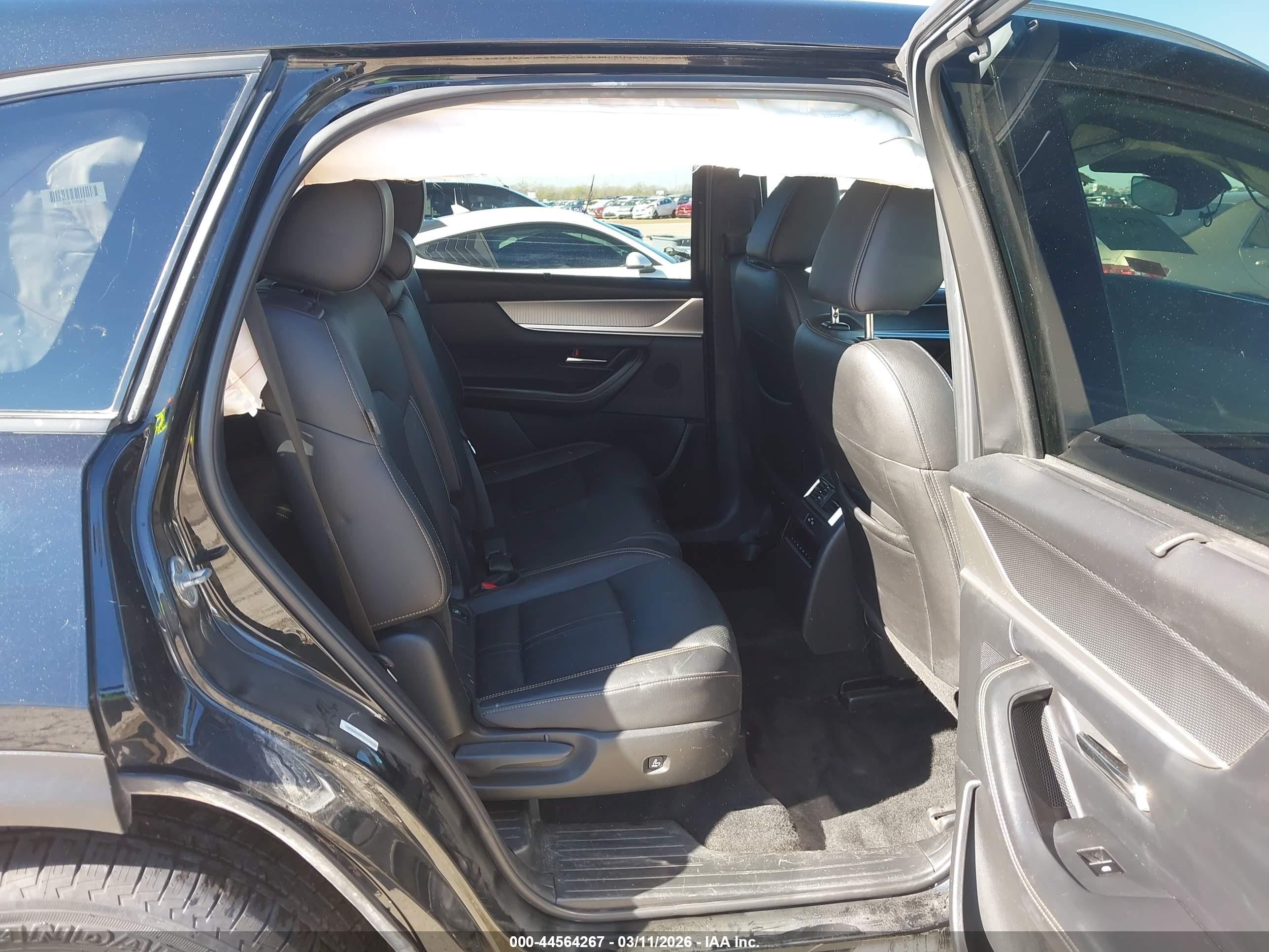 MAZDA CX-90 image 8