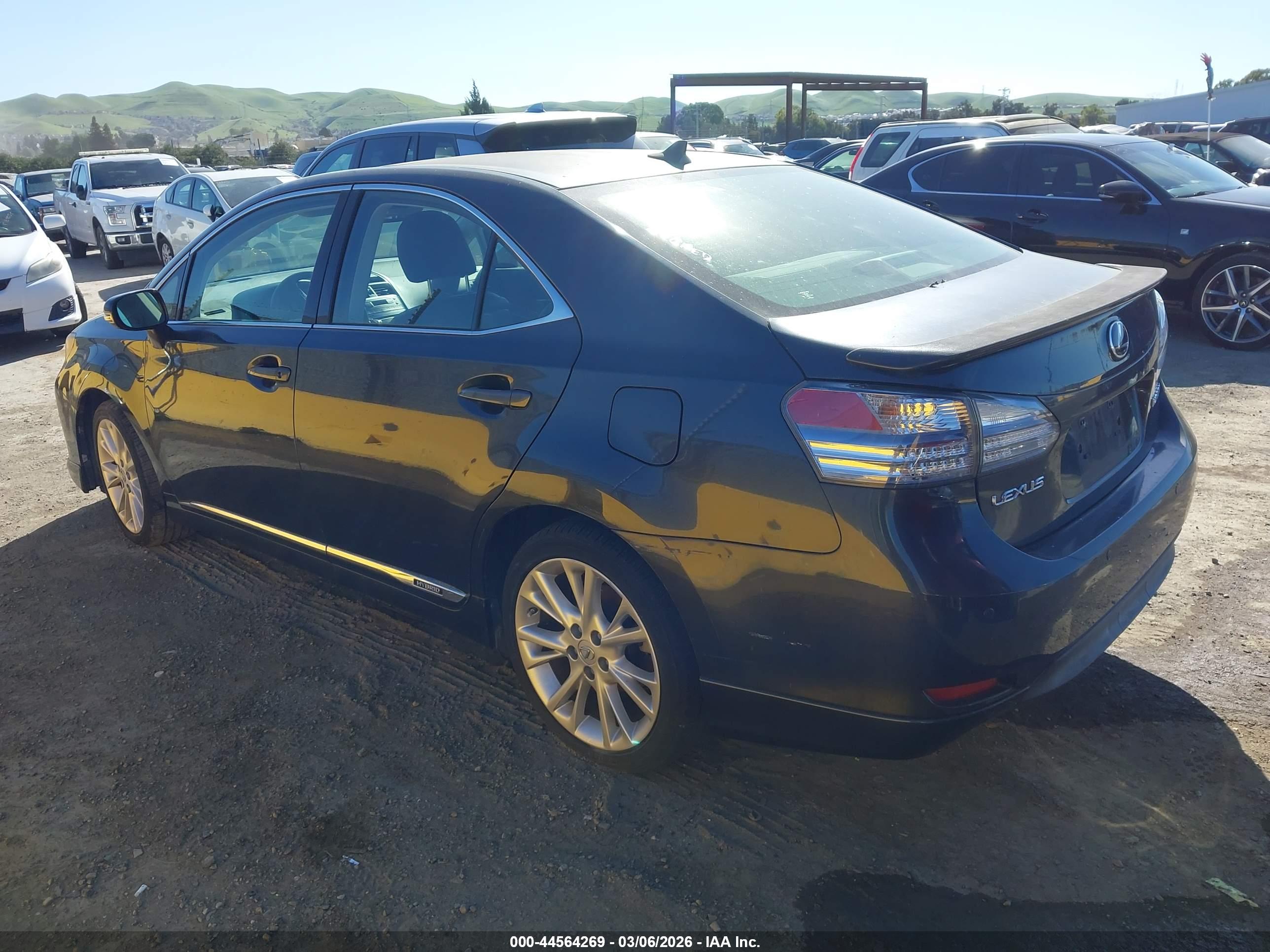 LEXUS HS image 3