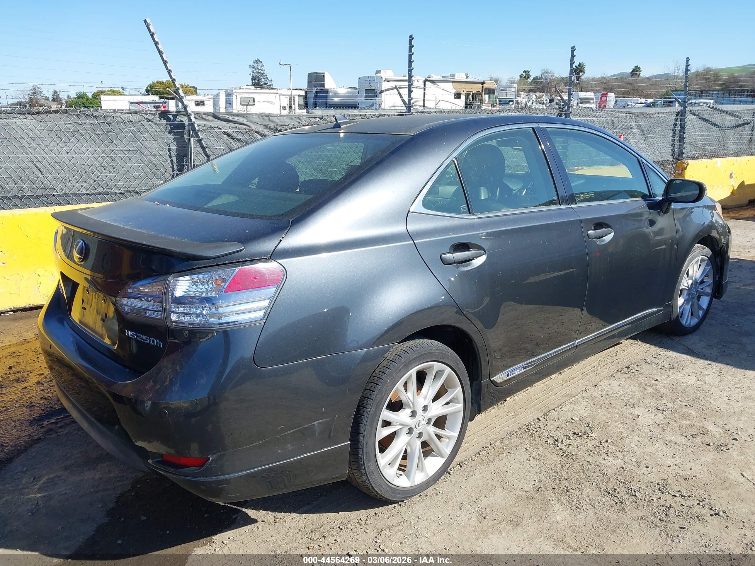 LEXUS HS image 4