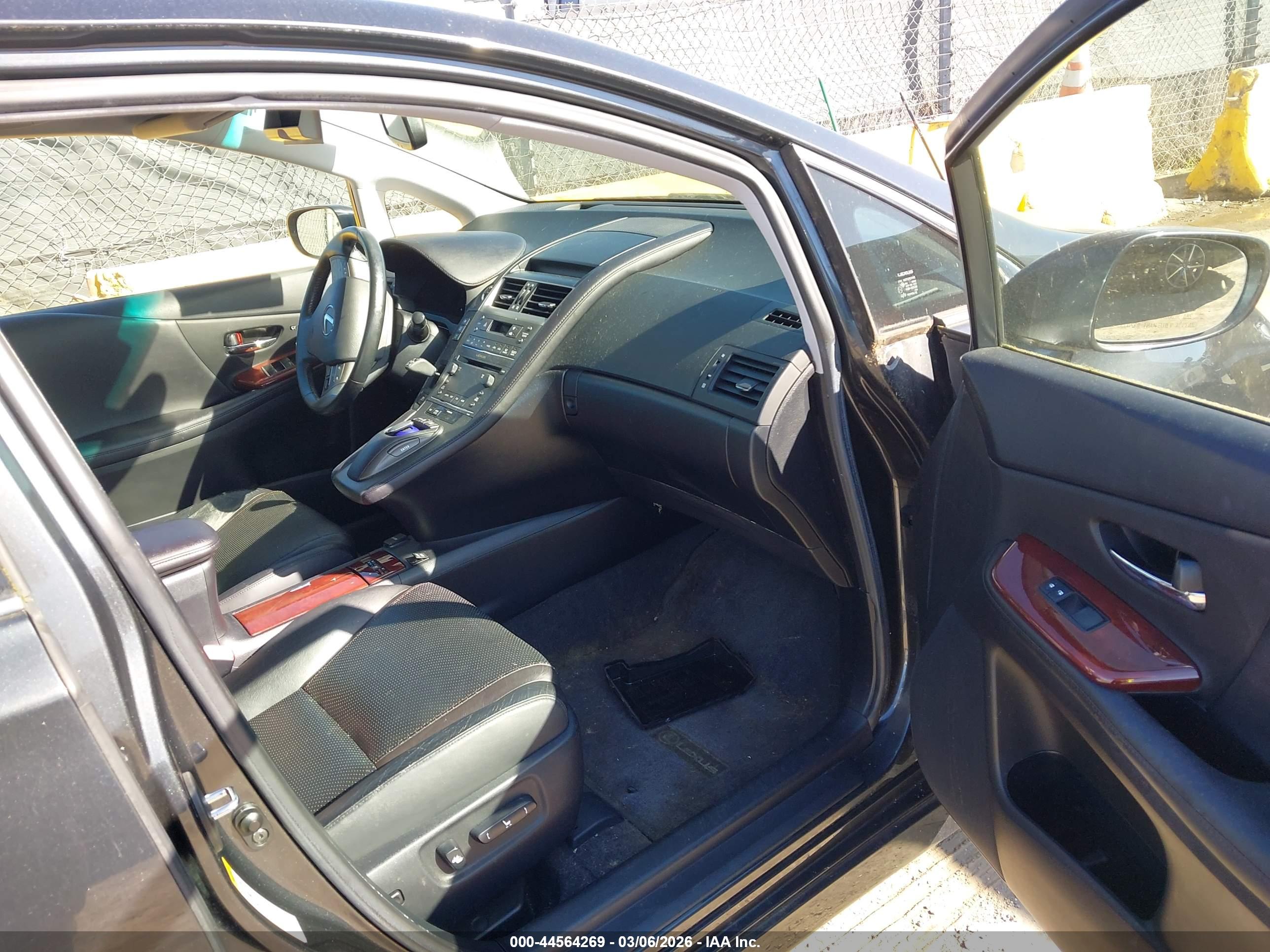 LEXUS HS image 5