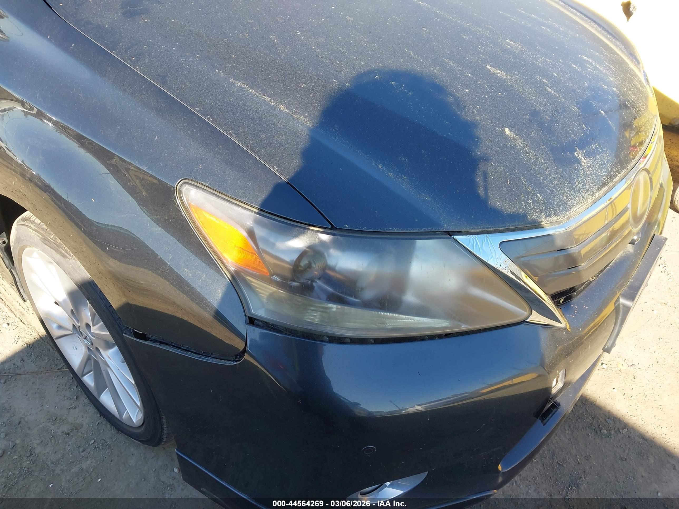 LEXUS HS image 6