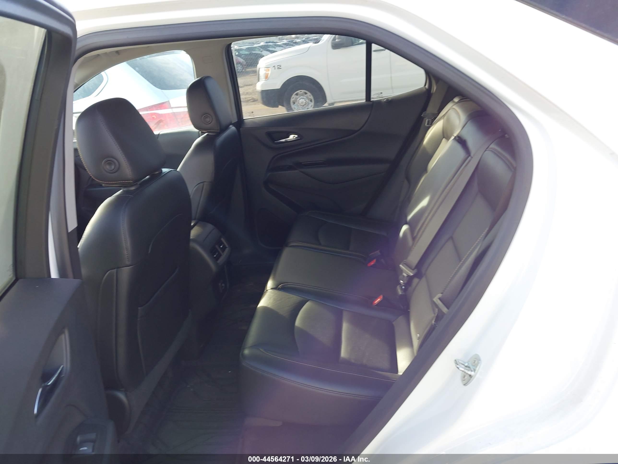 CHEVROLET EQUINOX image 8