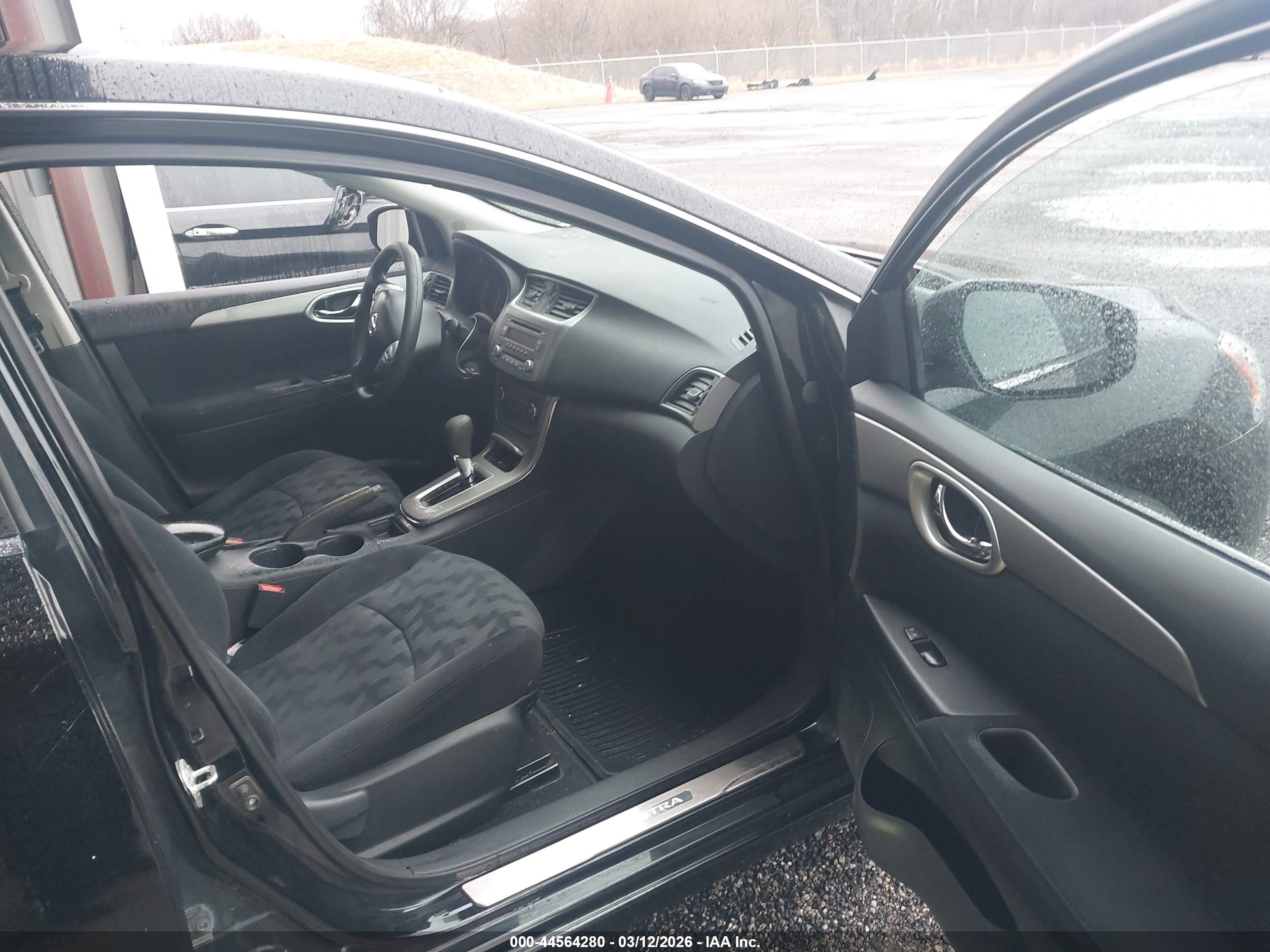 NISSAN SENTRA image 5