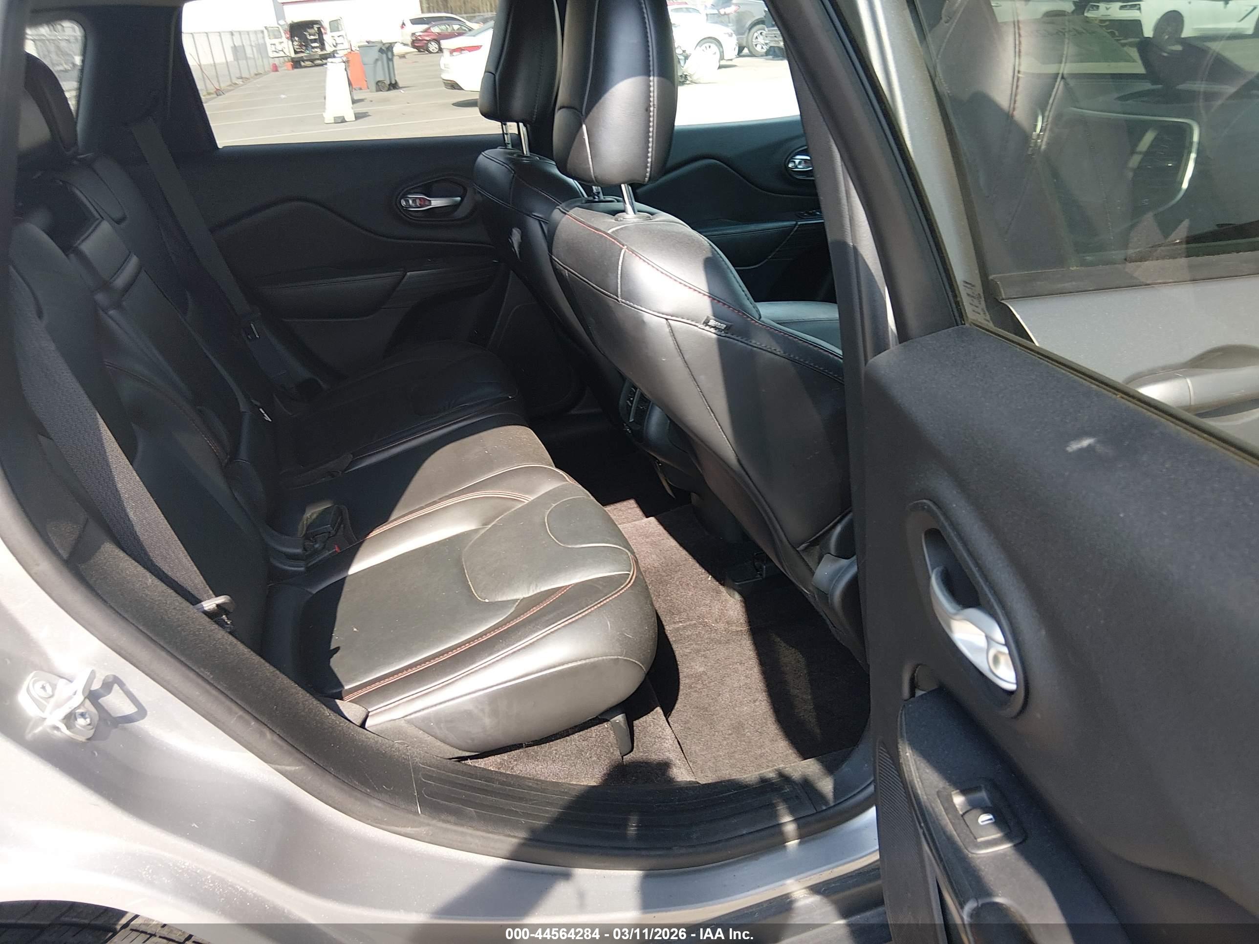 JEEP CHEROKEE image 8