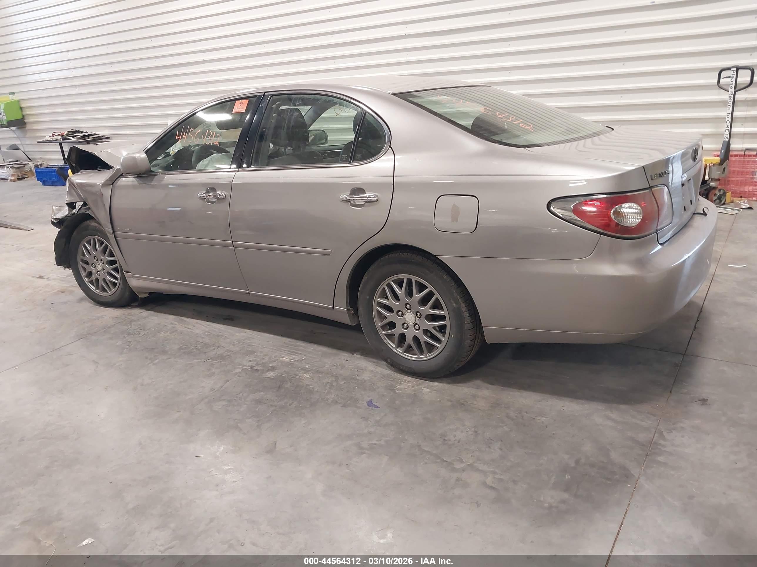 LEXUS ES image 3