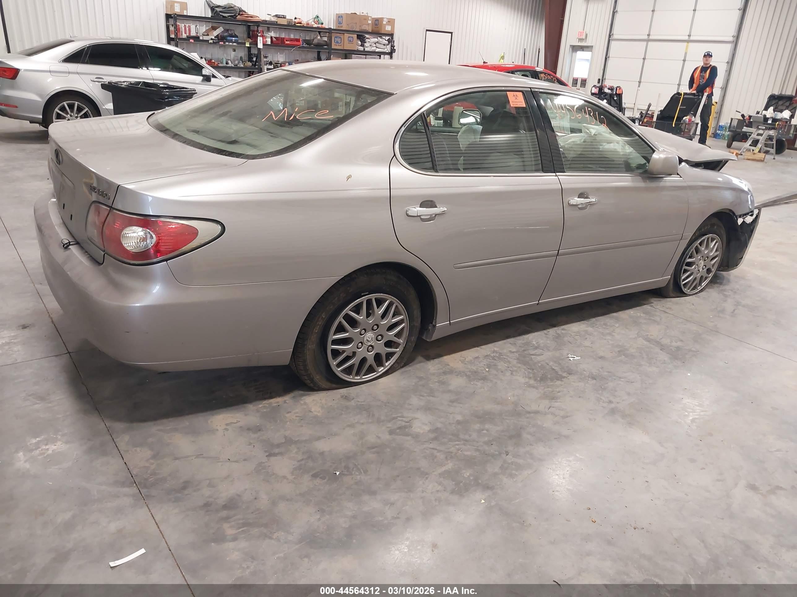 LEXUS ES image 4