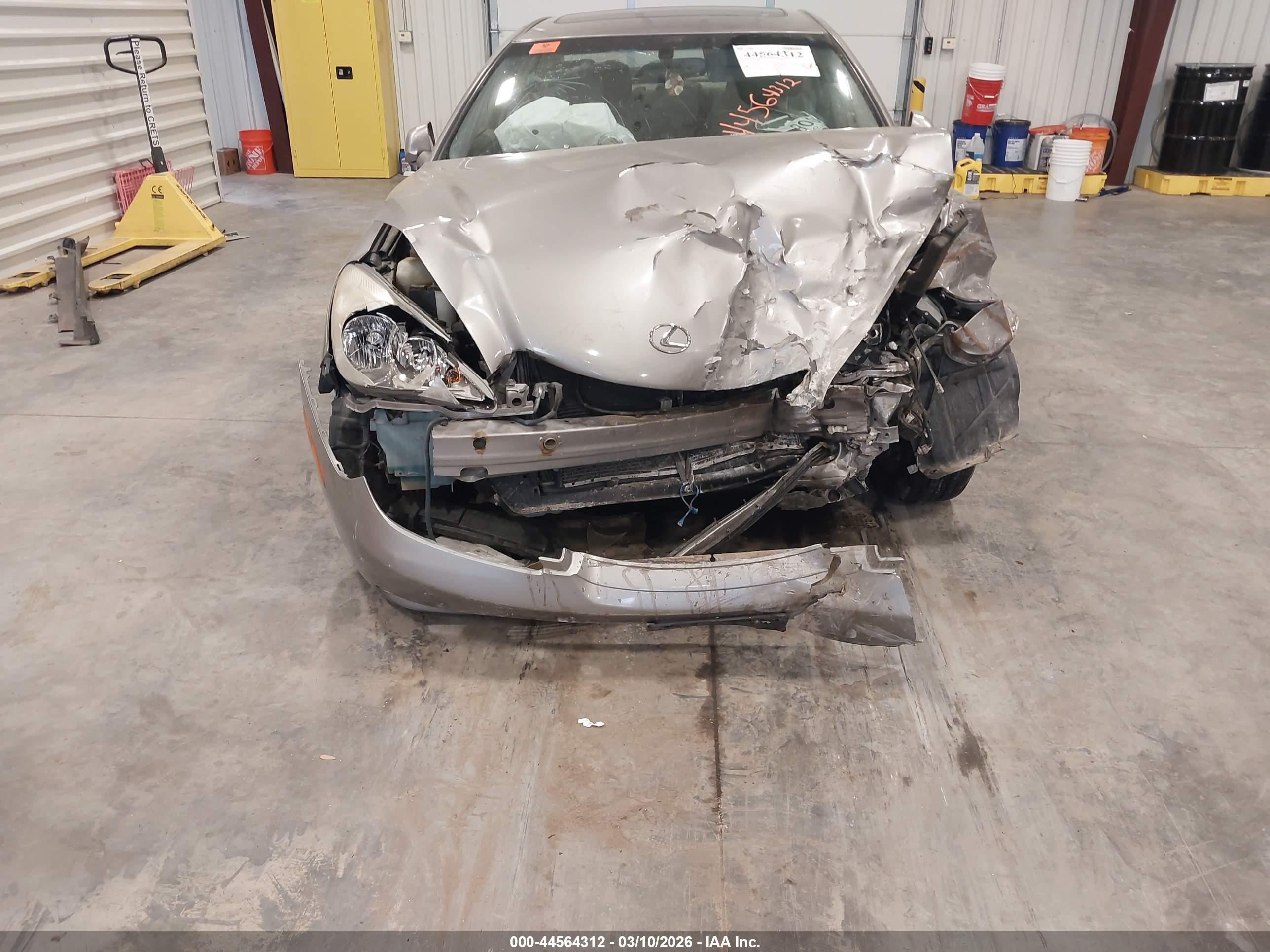LEXUS ES image 6