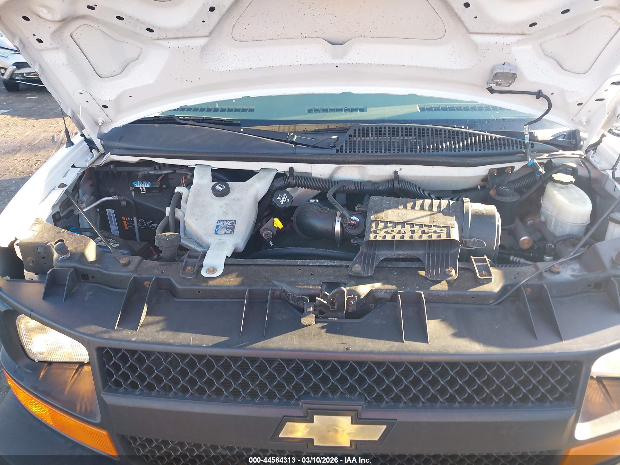CHEVROLET EXPRESS image 10