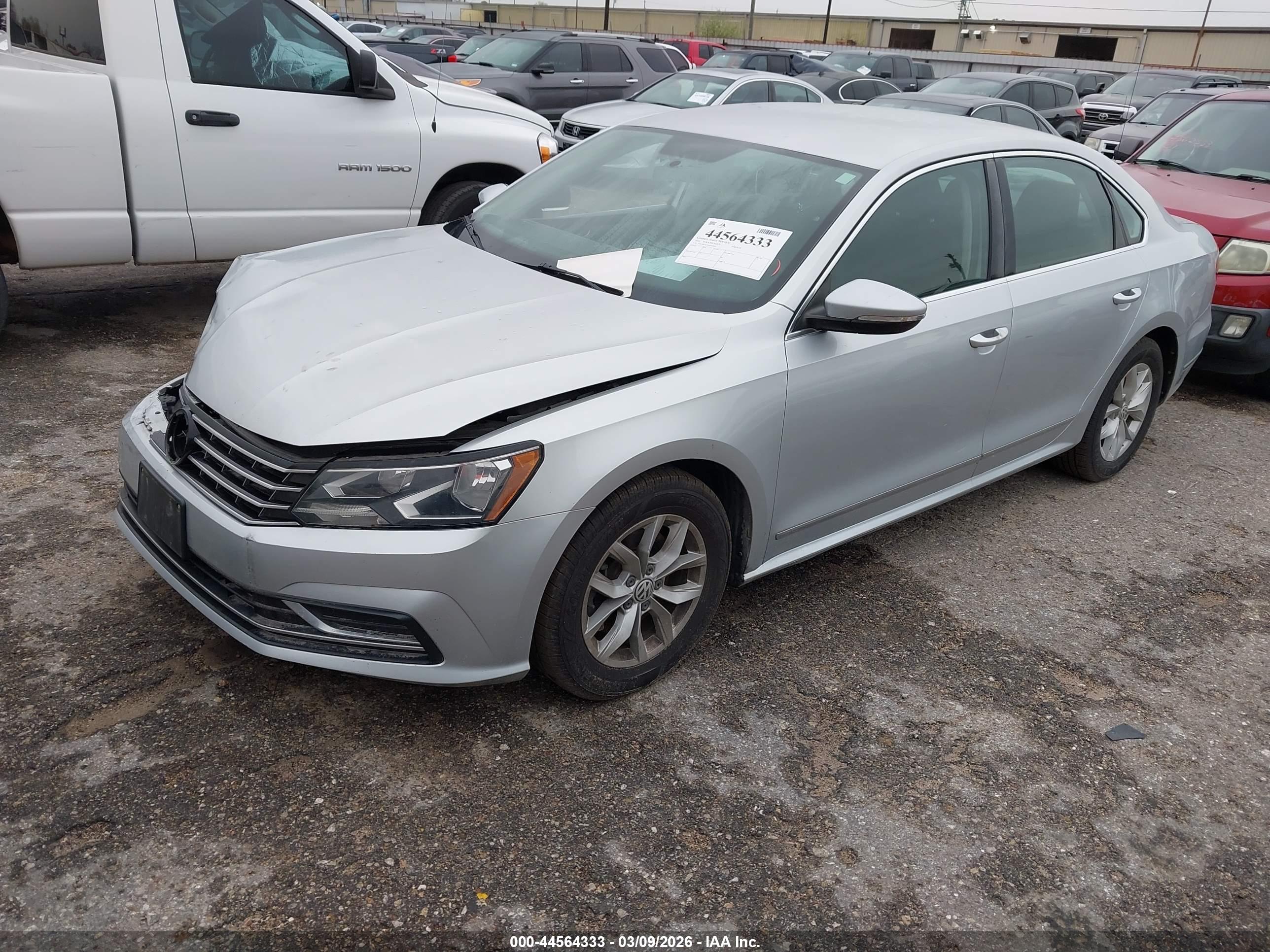 VOLKSWAGEN PASSAT image 2