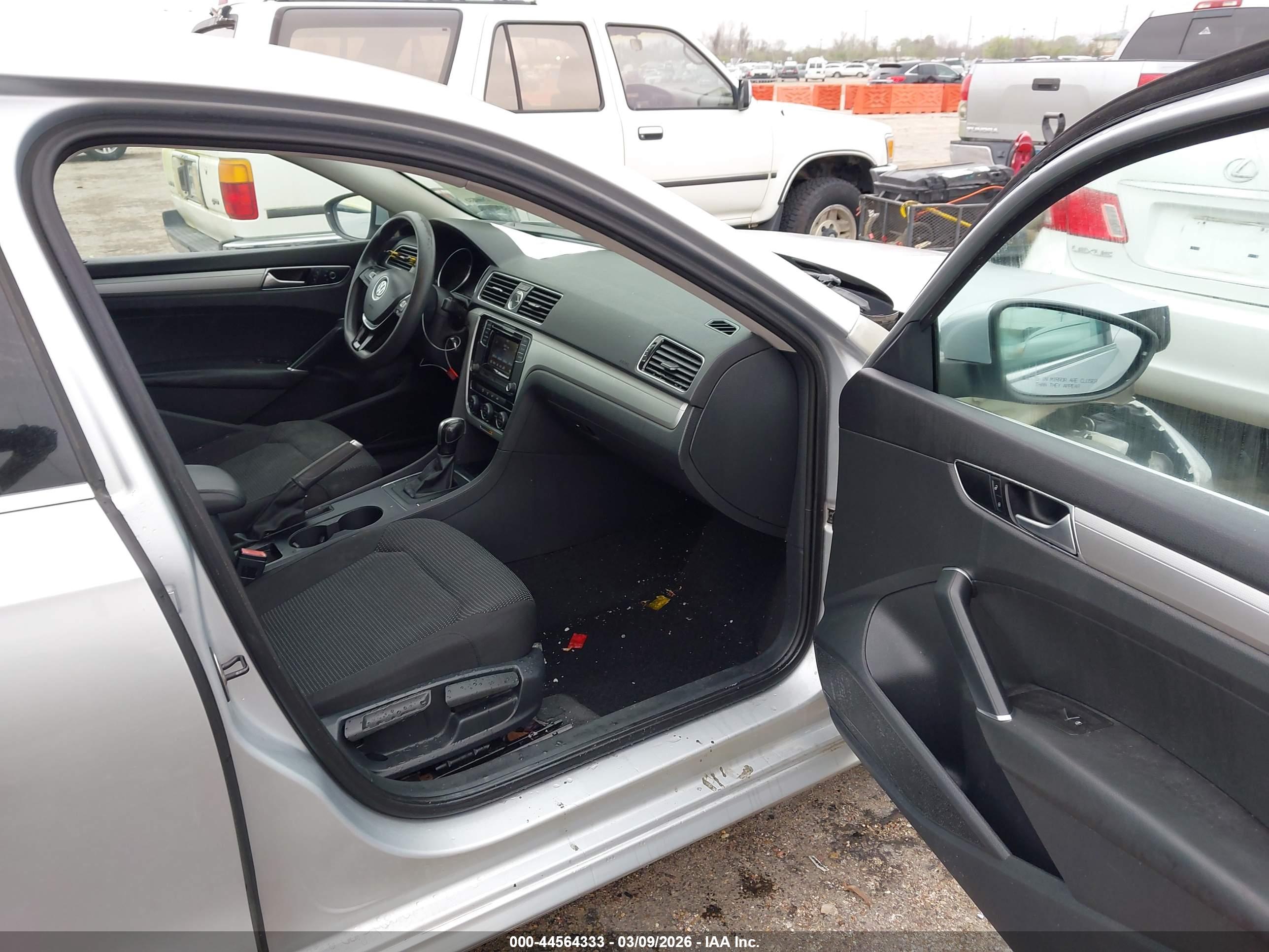 VOLKSWAGEN PASSAT image 5