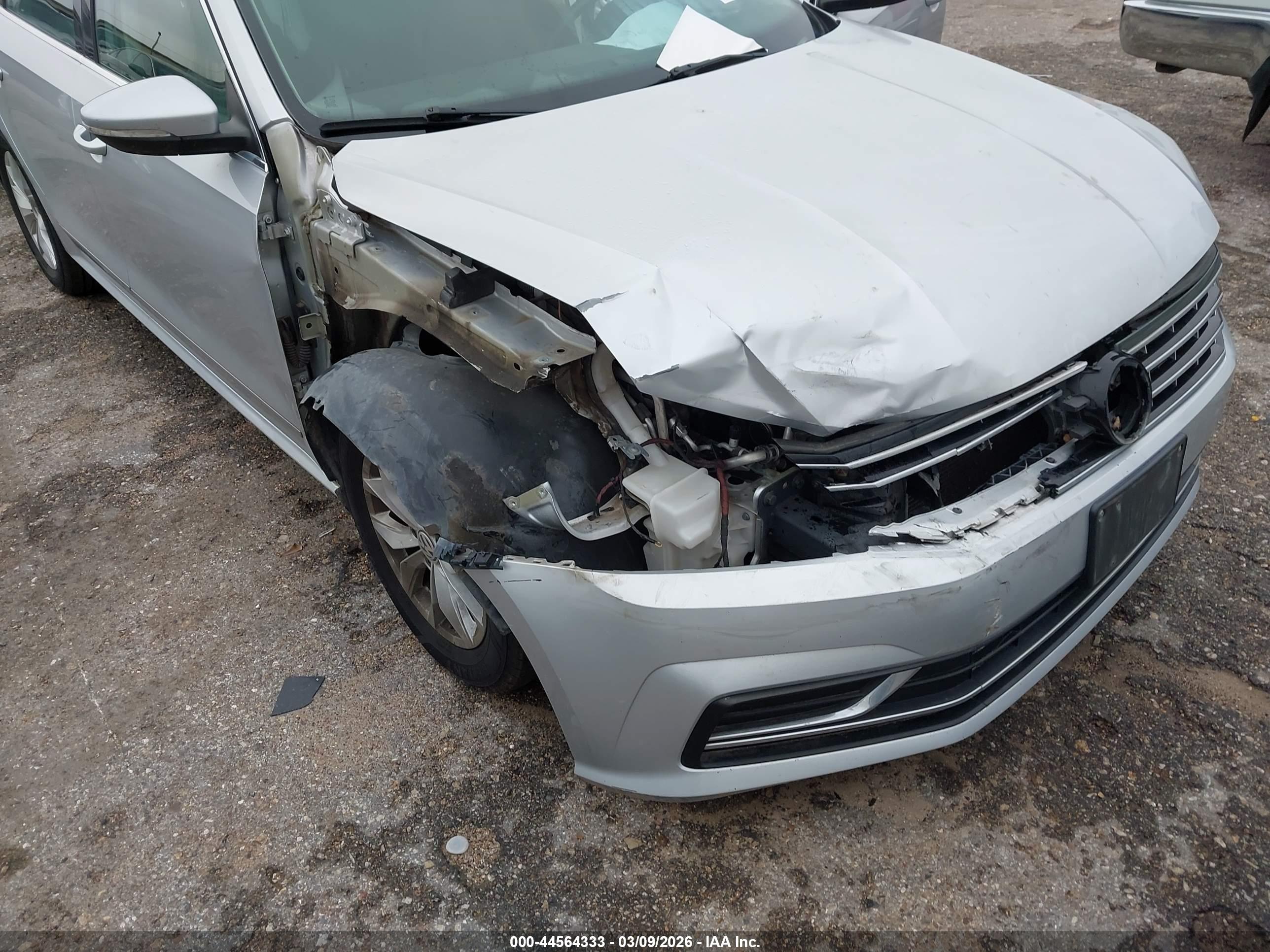 VOLKSWAGEN PASSAT image 6