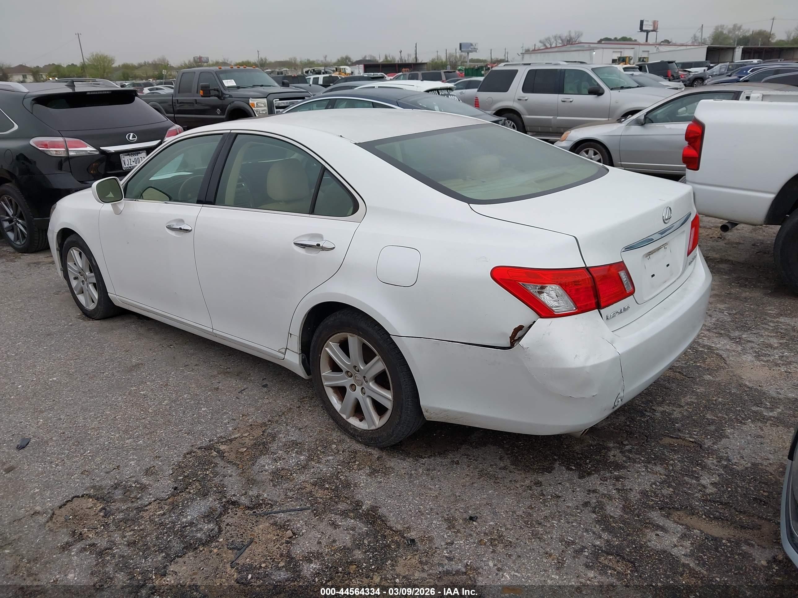 LEXUS ES image 3