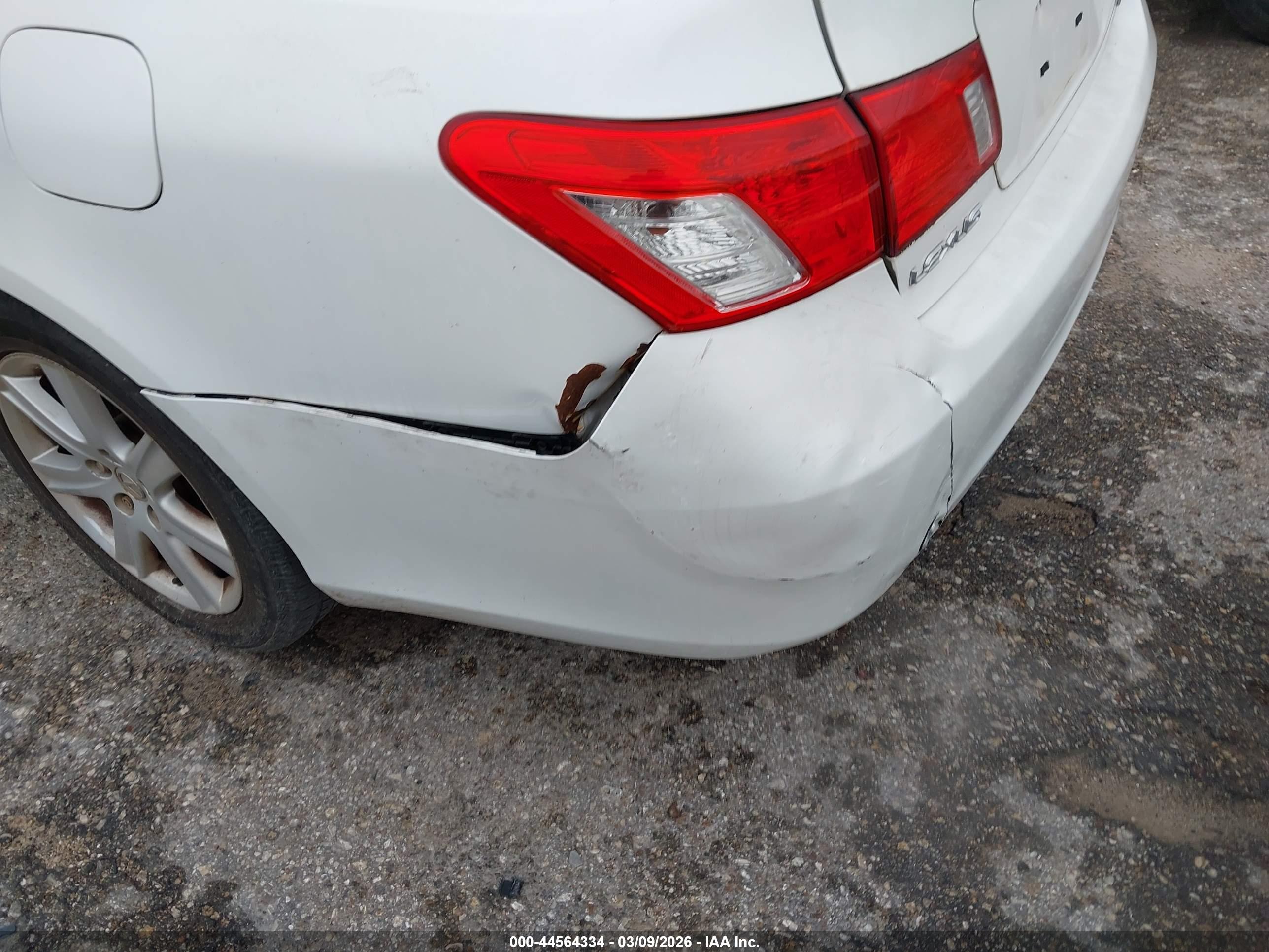 LEXUS ES image 6