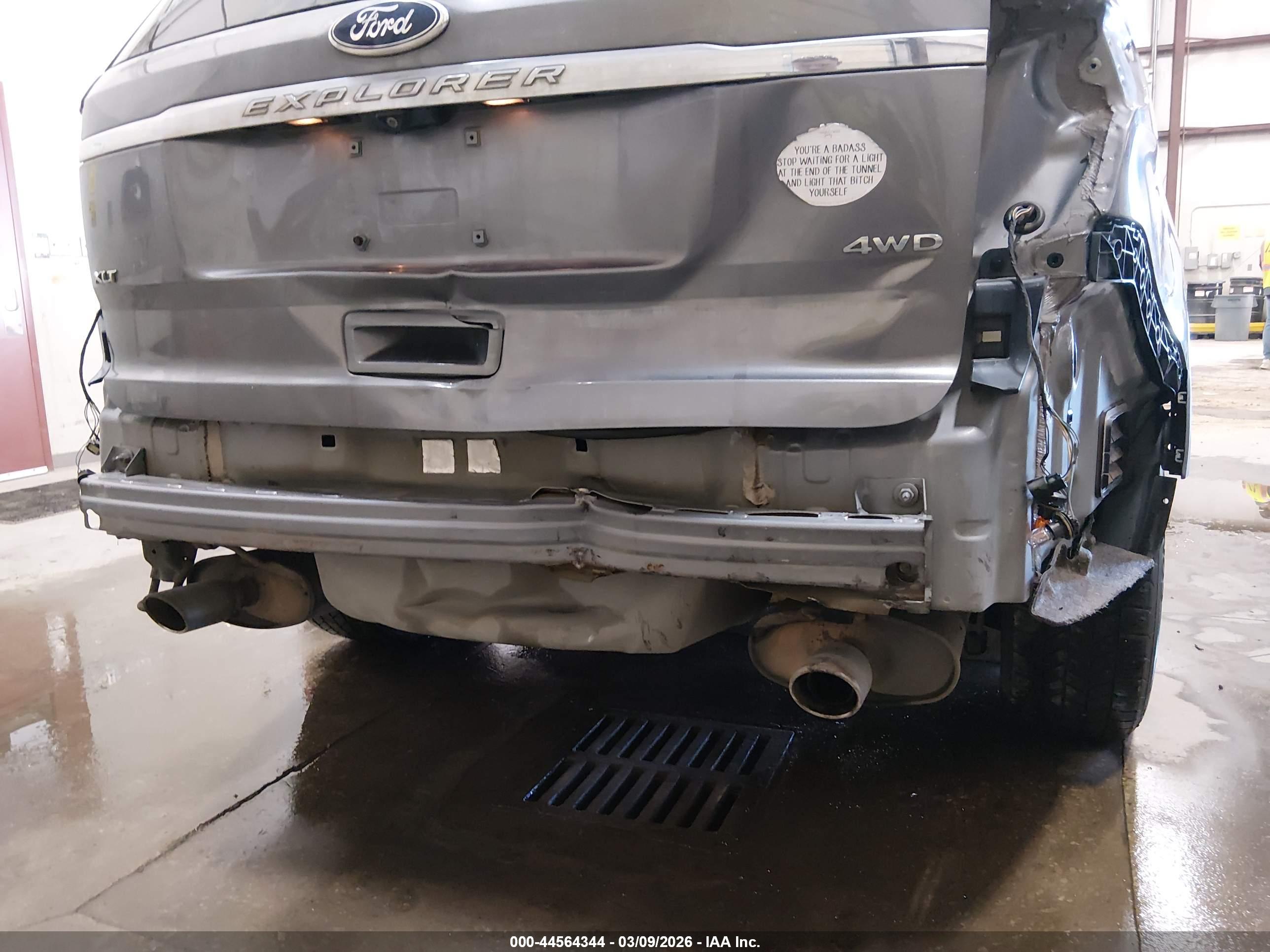 FORD EXPLORER image 6