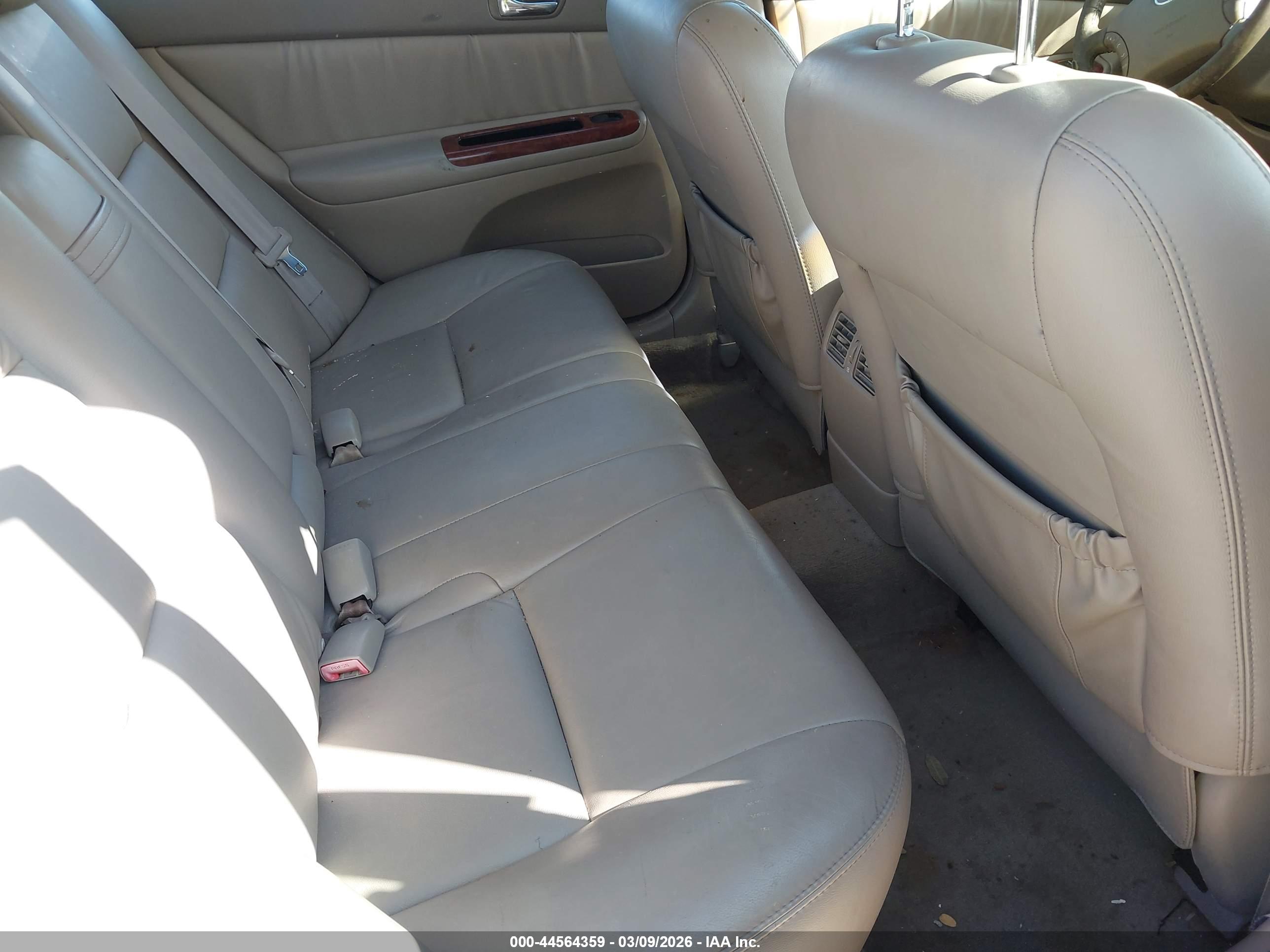 TOYOTA CAMRY image 8