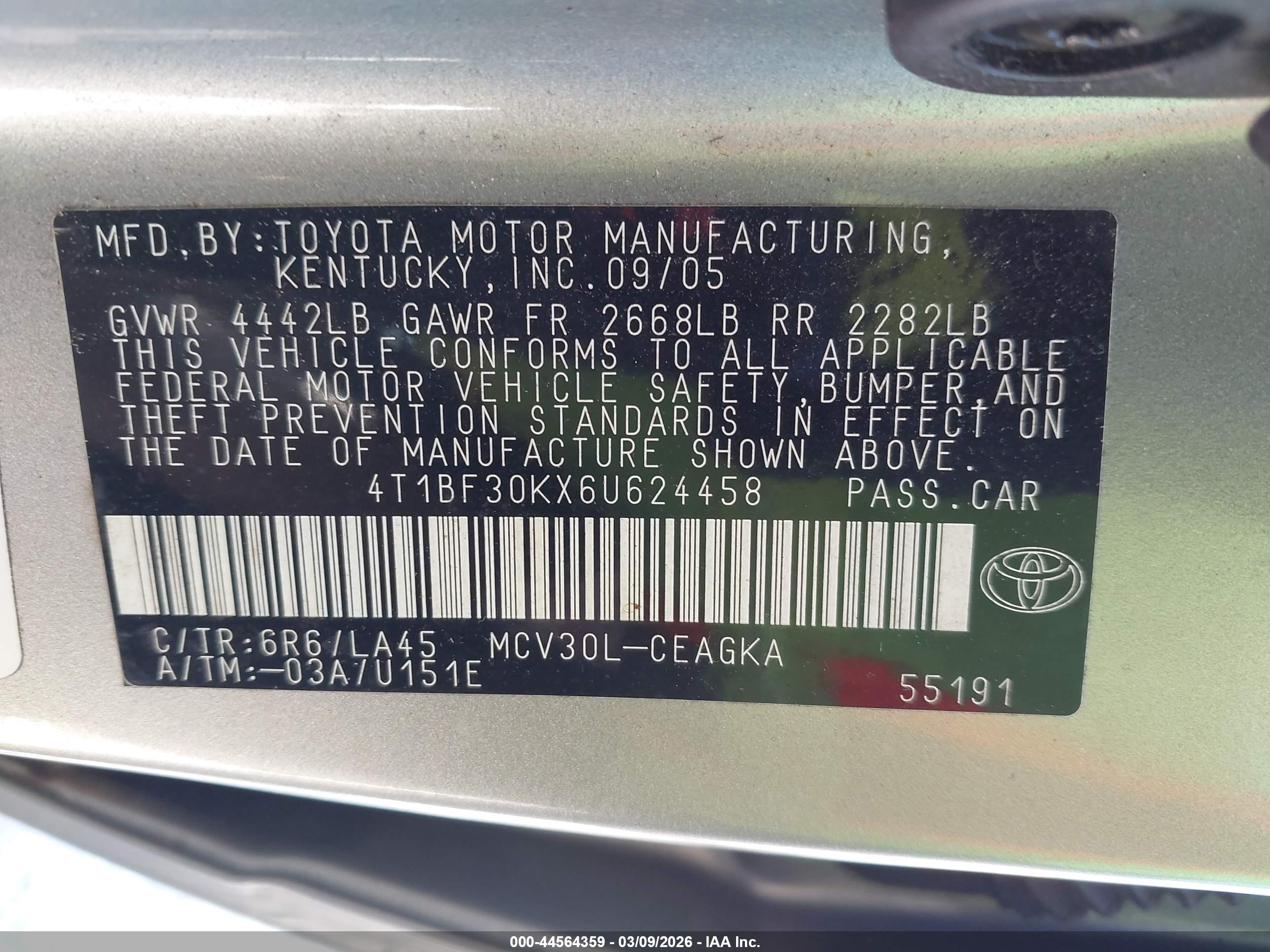 TOYOTA CAMRY image 9