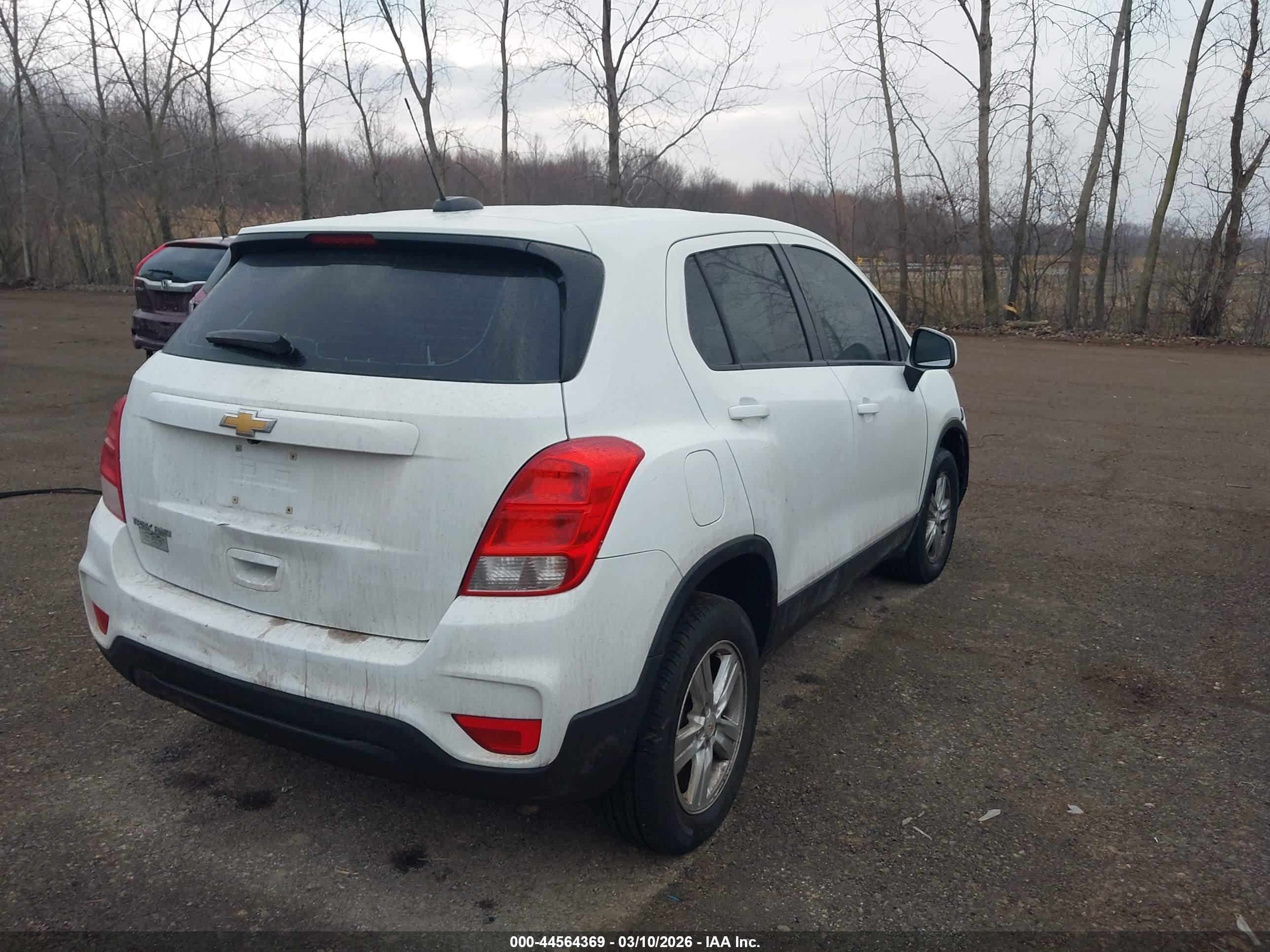 CHEVROLET TRAX image 4