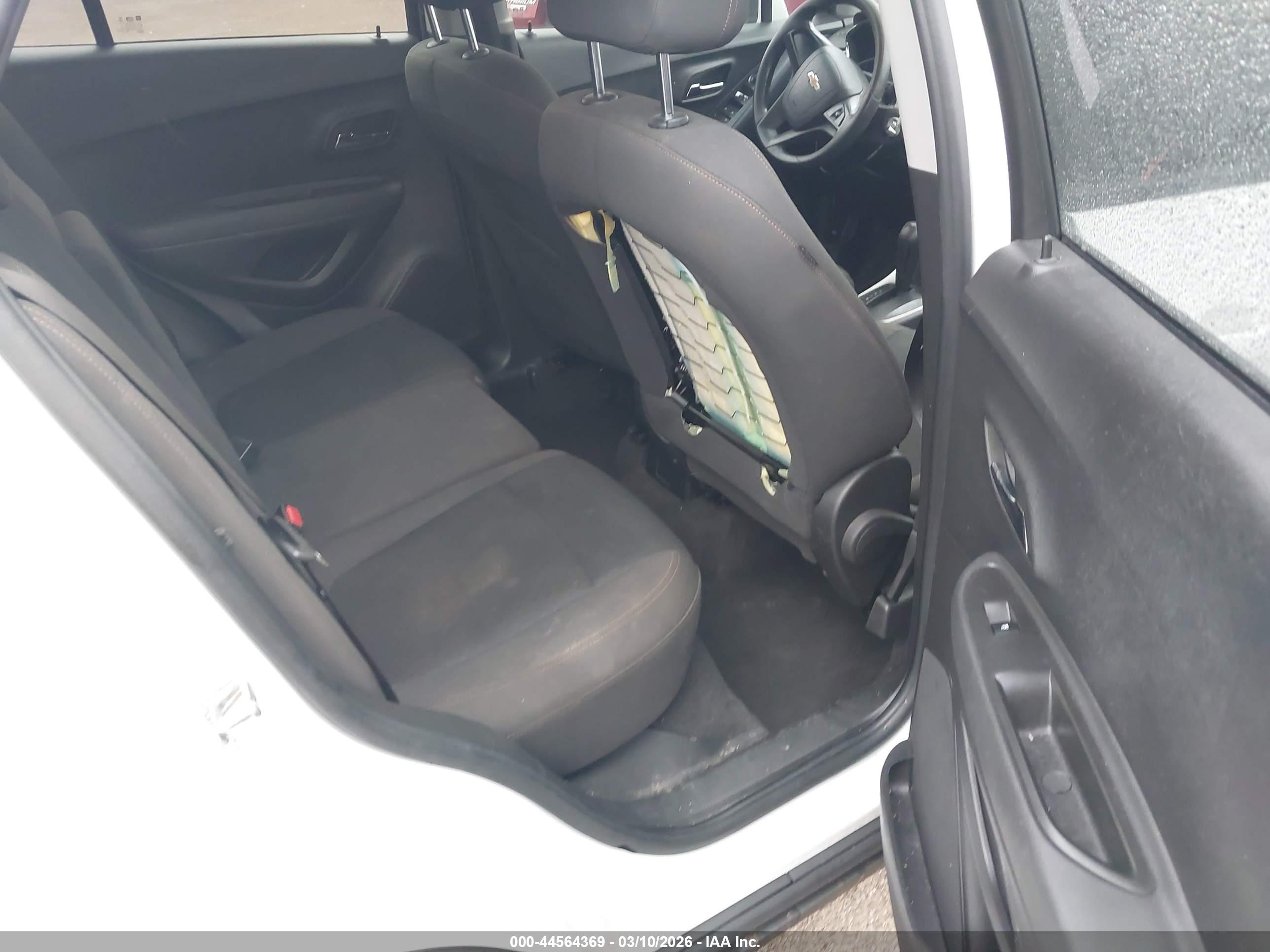 CHEVROLET TRAX image 8