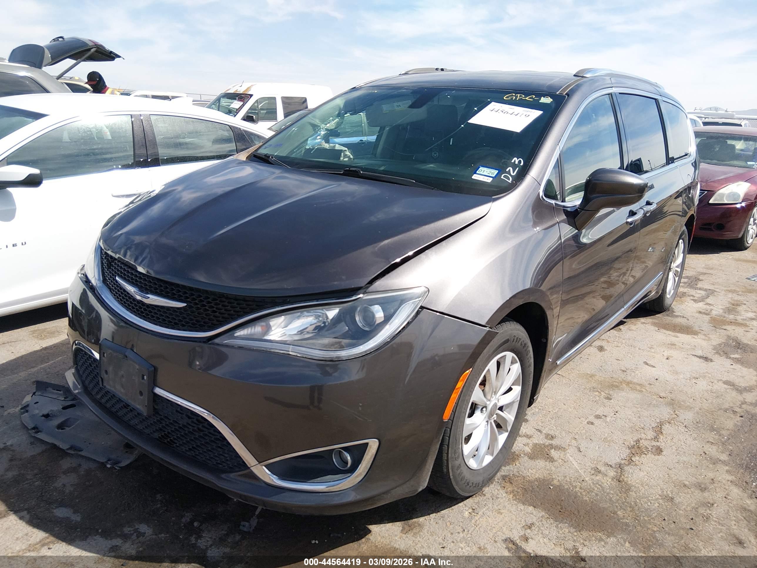 CHRYSLER PACIFICA image 2