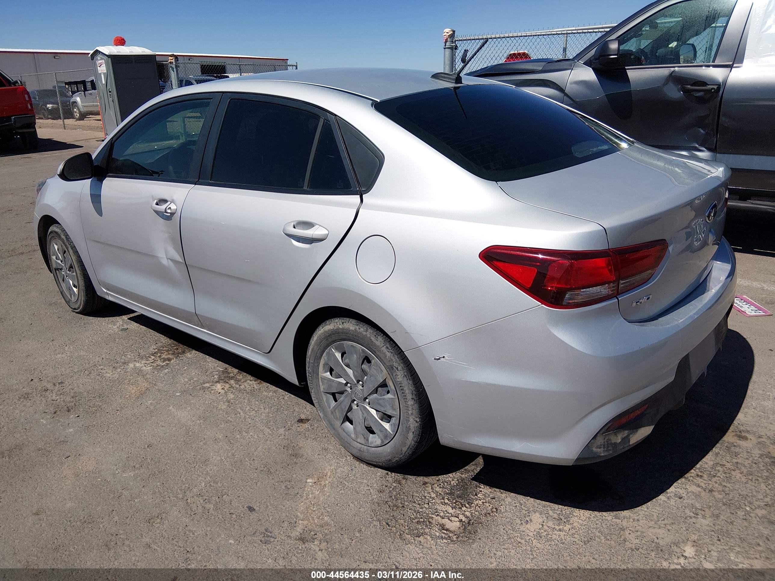 KIA RIO image 3