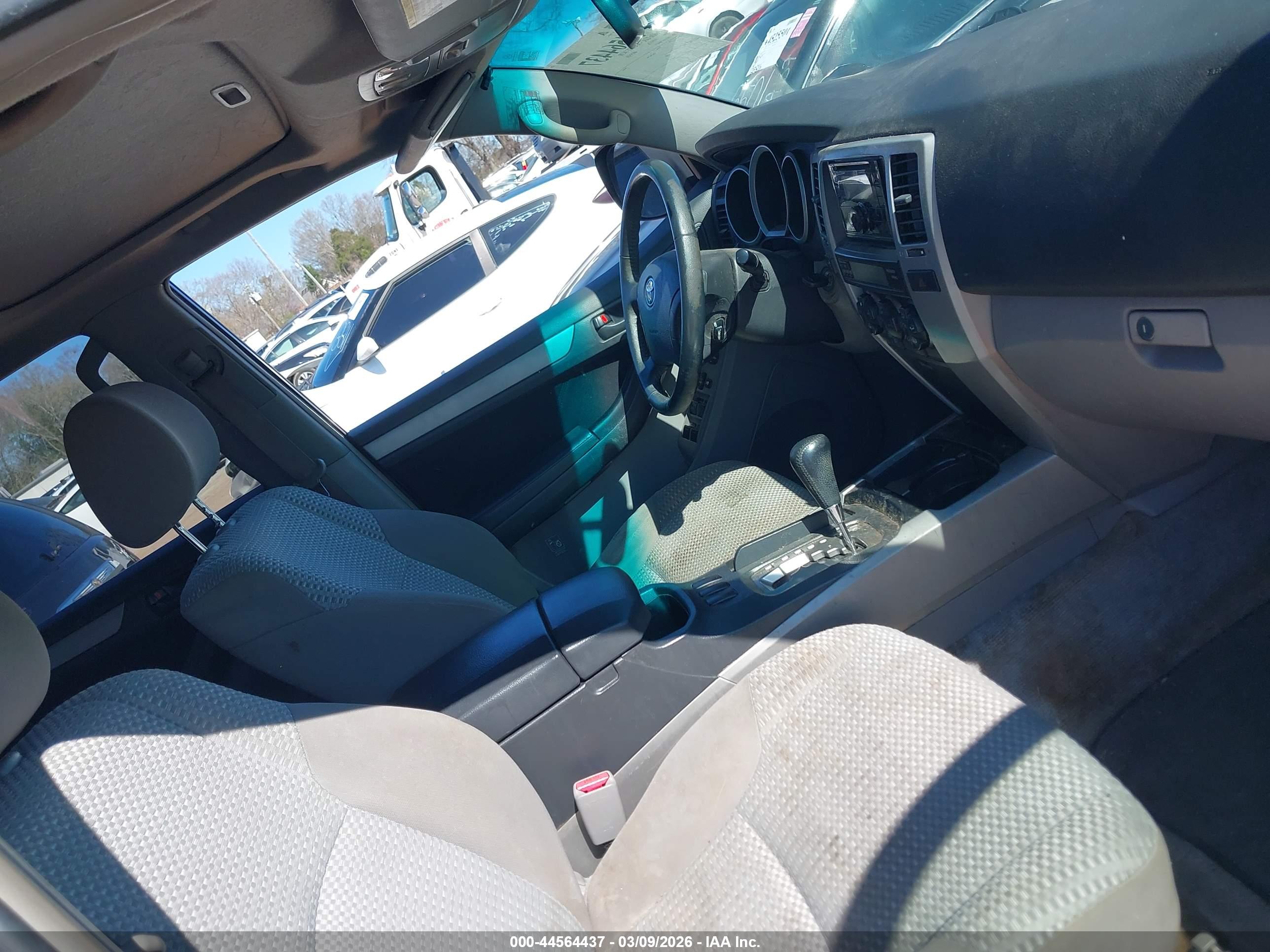 TOYOTA 4RUNNER image 5