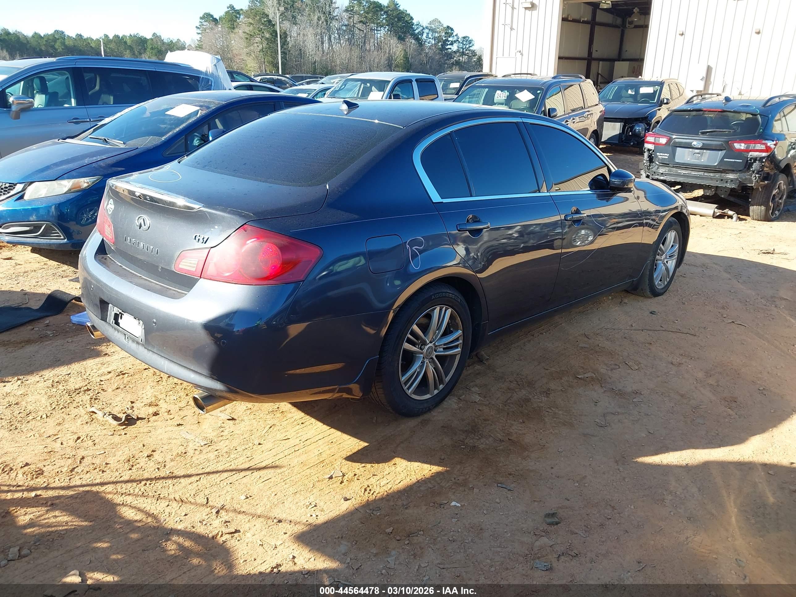 INFINITI G37 image 4