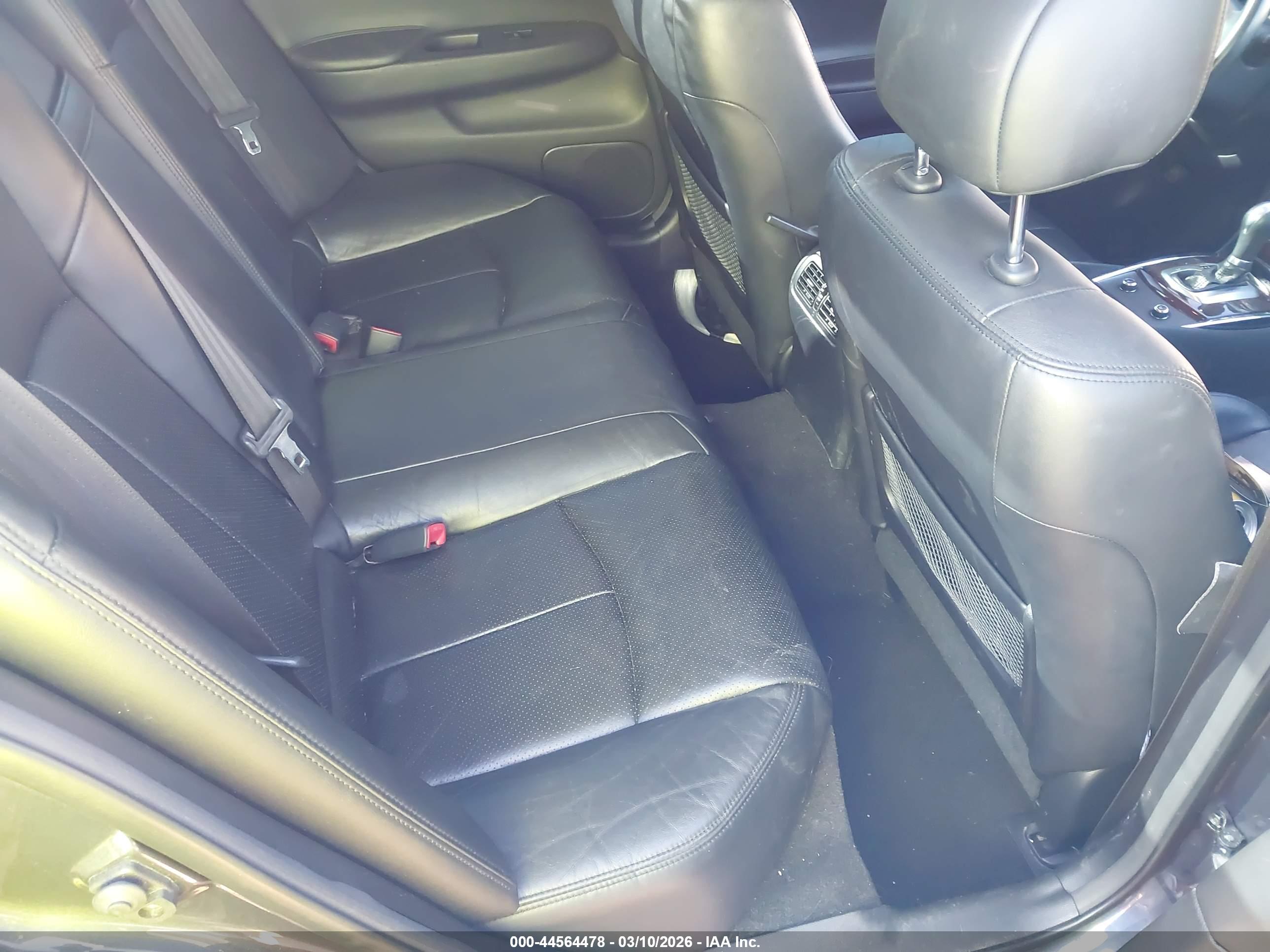 INFINITI G37 image 8