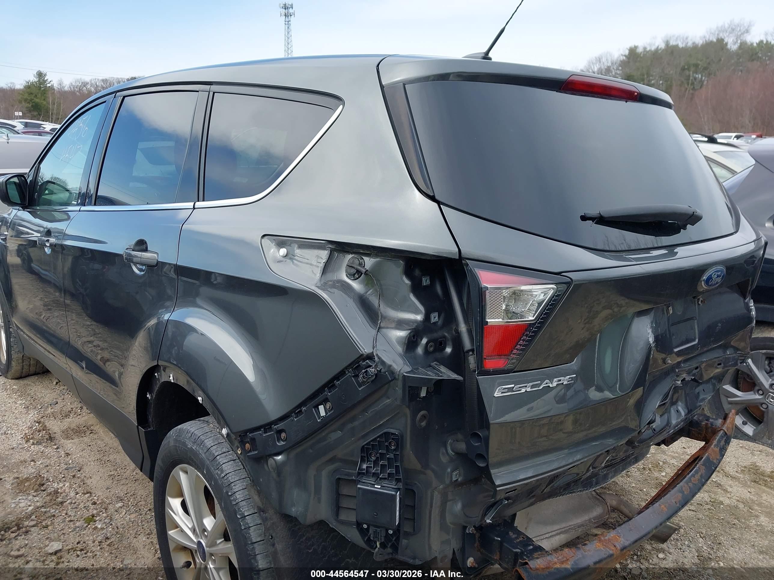 FORD ESCAPE image 3