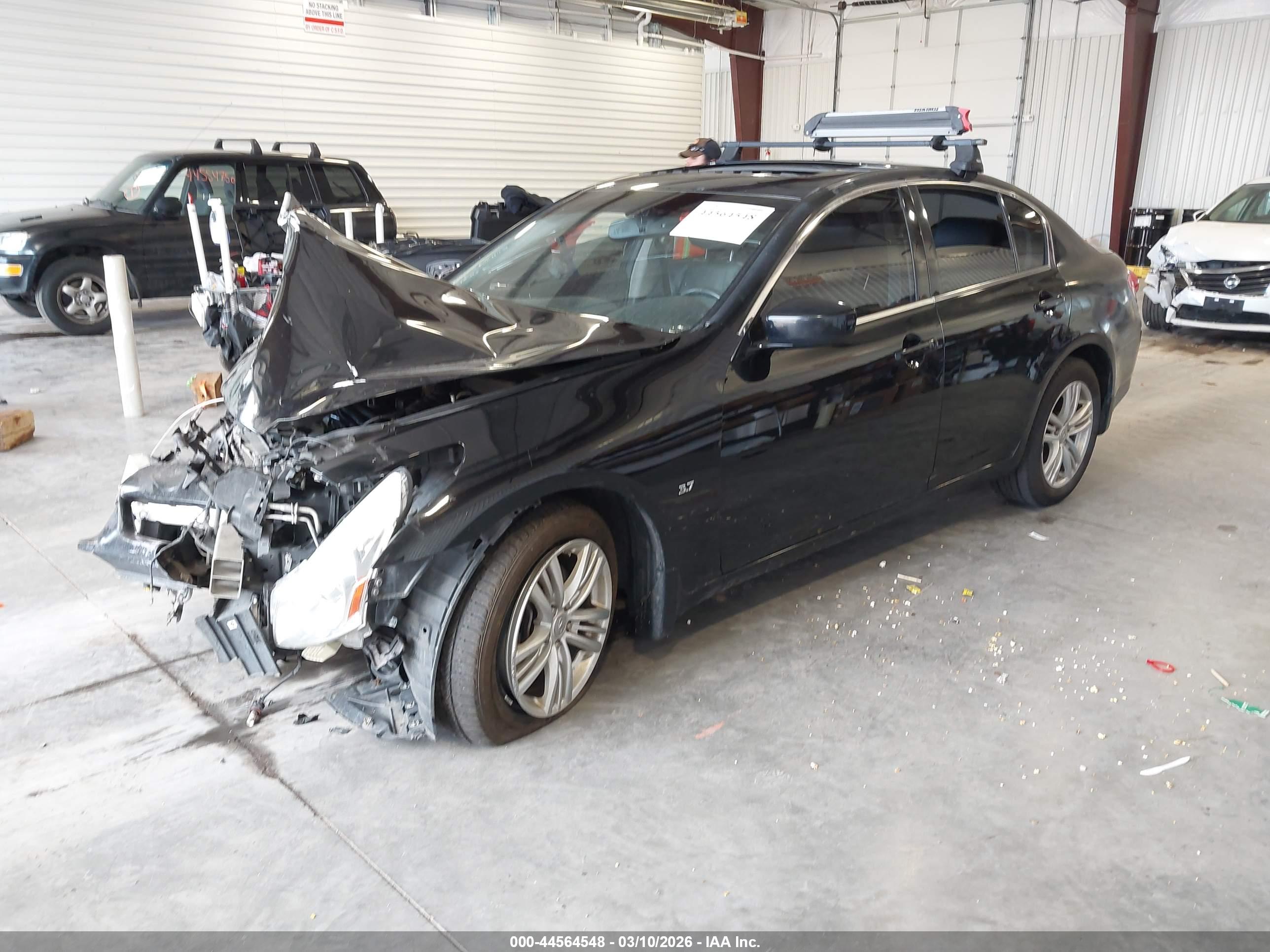 INFINITI Q40 image 2