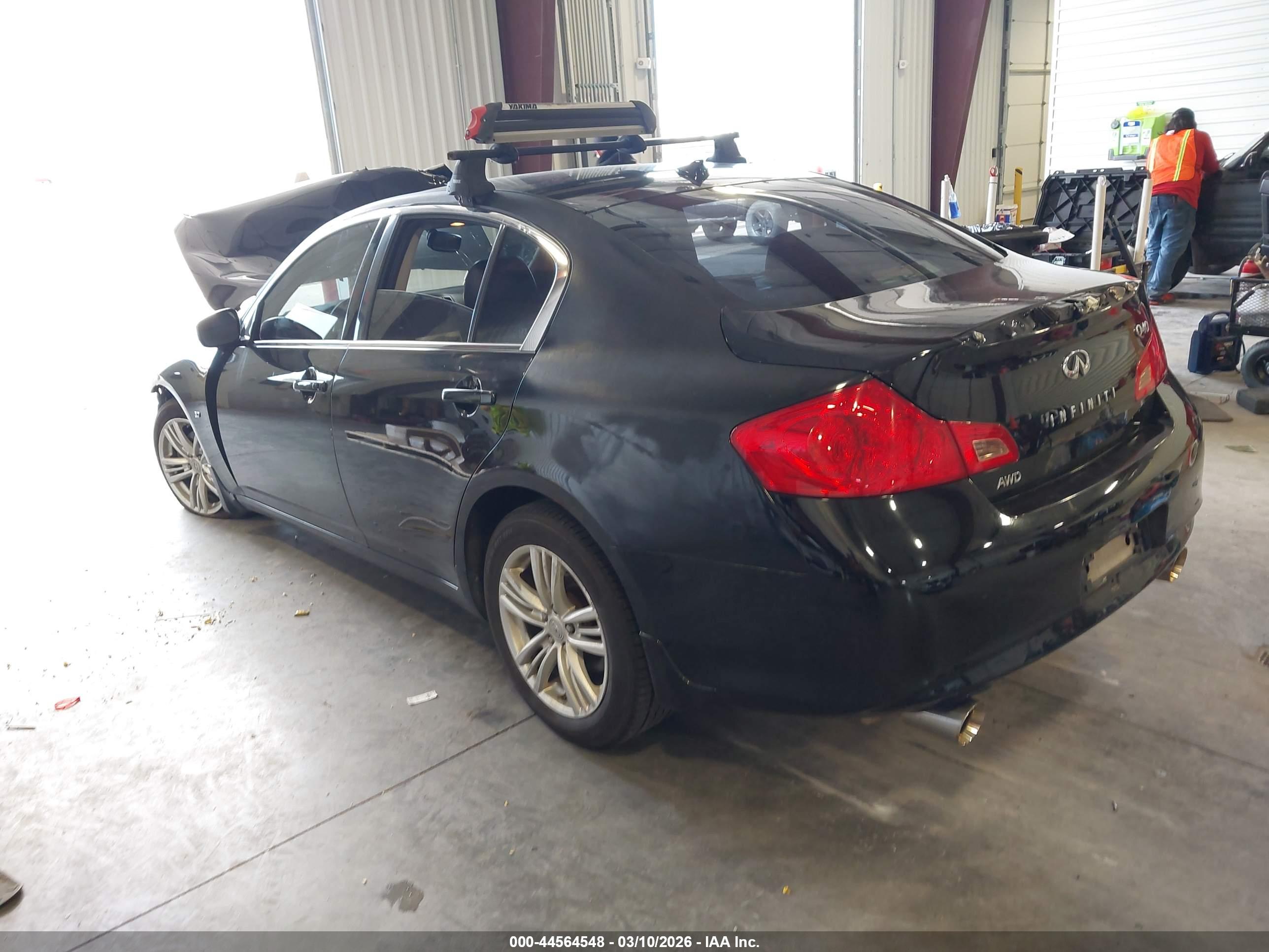 INFINITI Q40 image 3